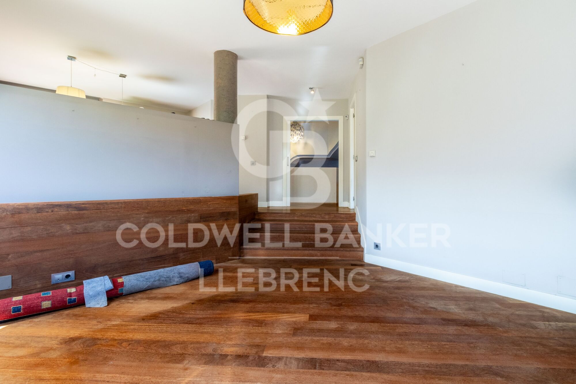 Spectacular house in Vallvidrera with garden and swimming pool.