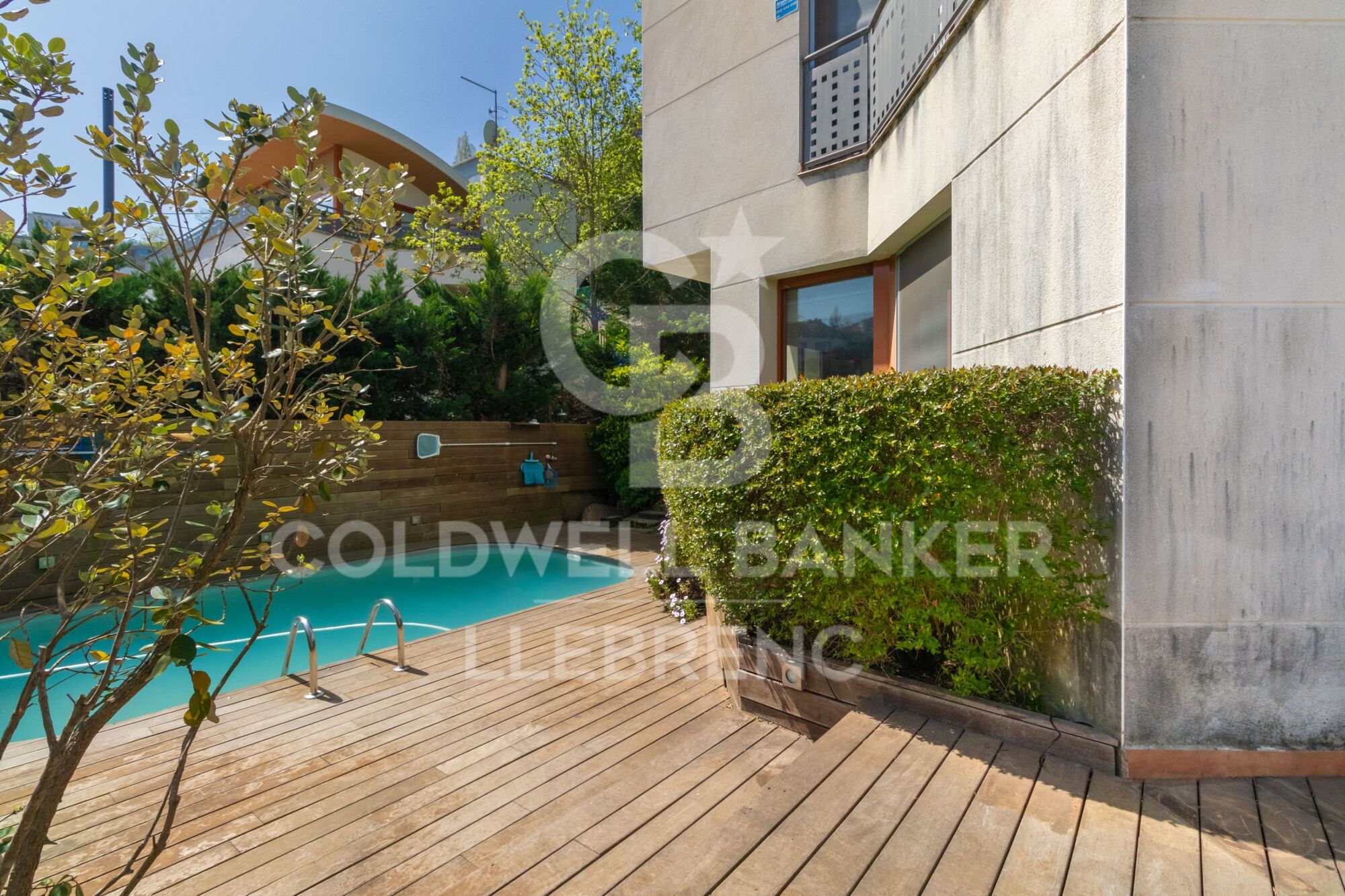 Spectacular house in Vallvidrera with garden and swimming pool.