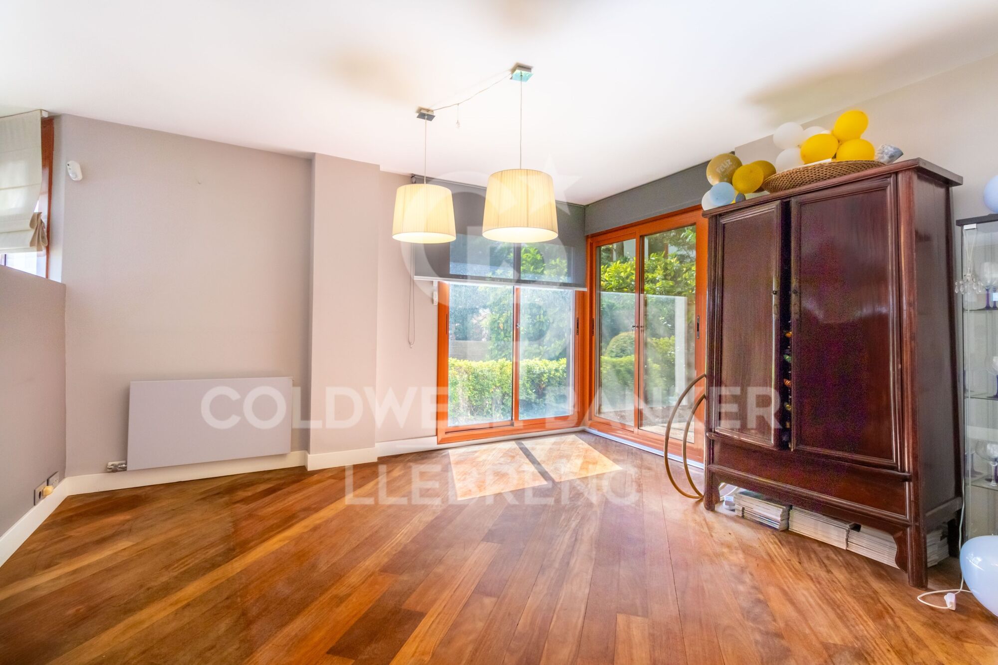 Spectacular house in Vallvidrera with garden and swimming pool.