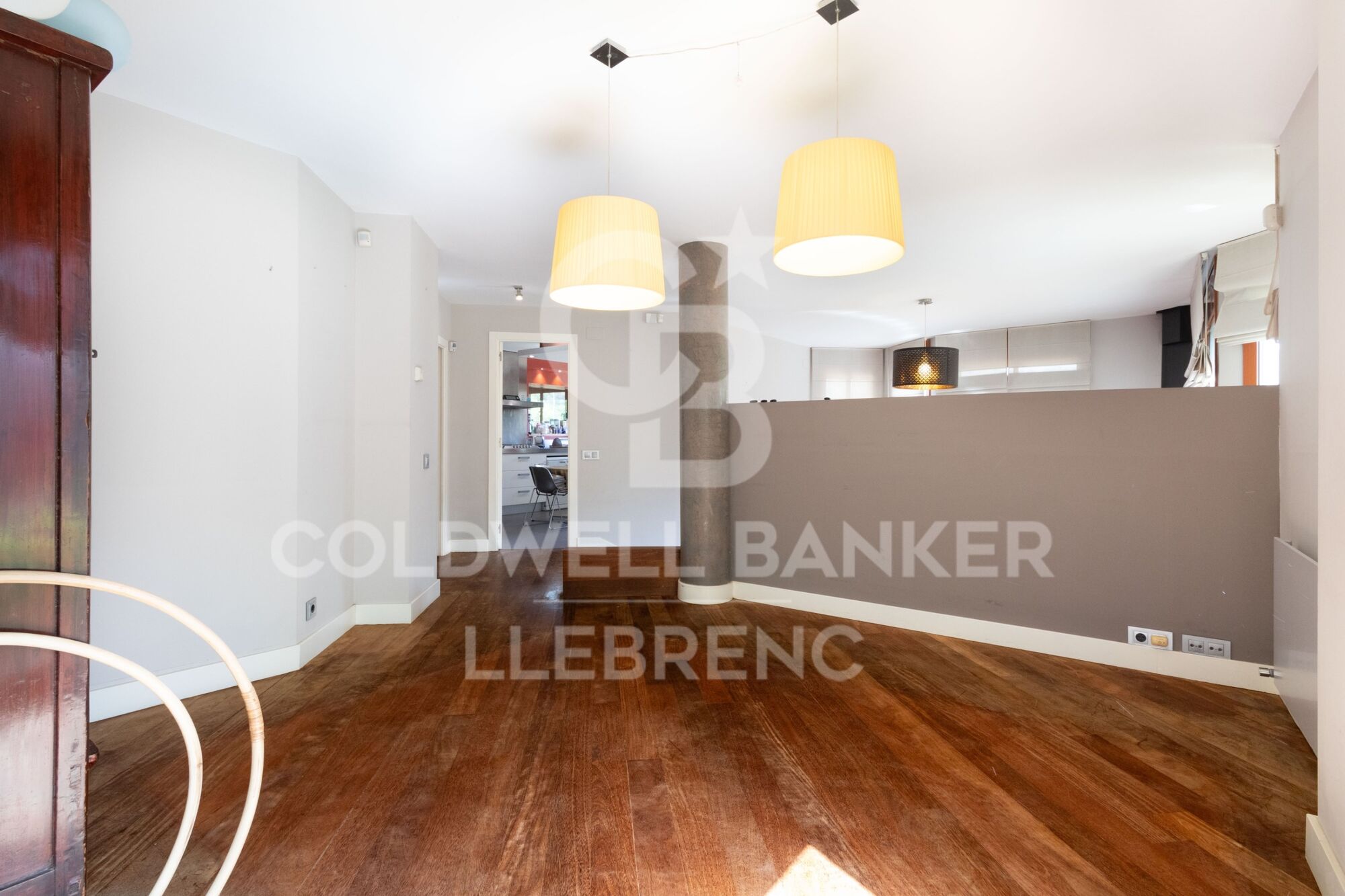 Spectacular house in Vallvidrera with garden and swimming pool.