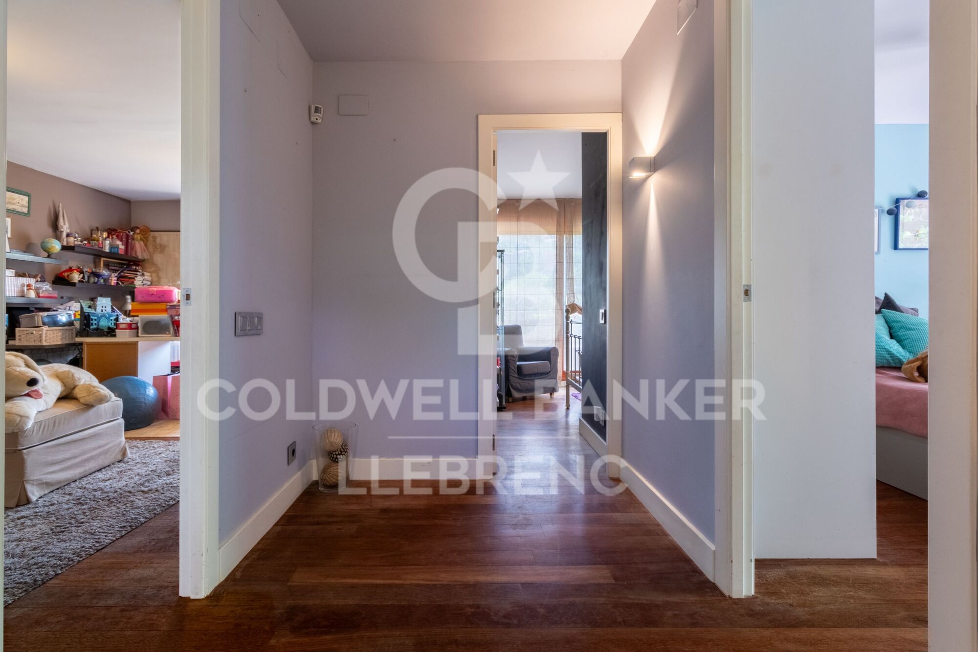 Spectacular house in Vallvidrera with garden and swimming pool.