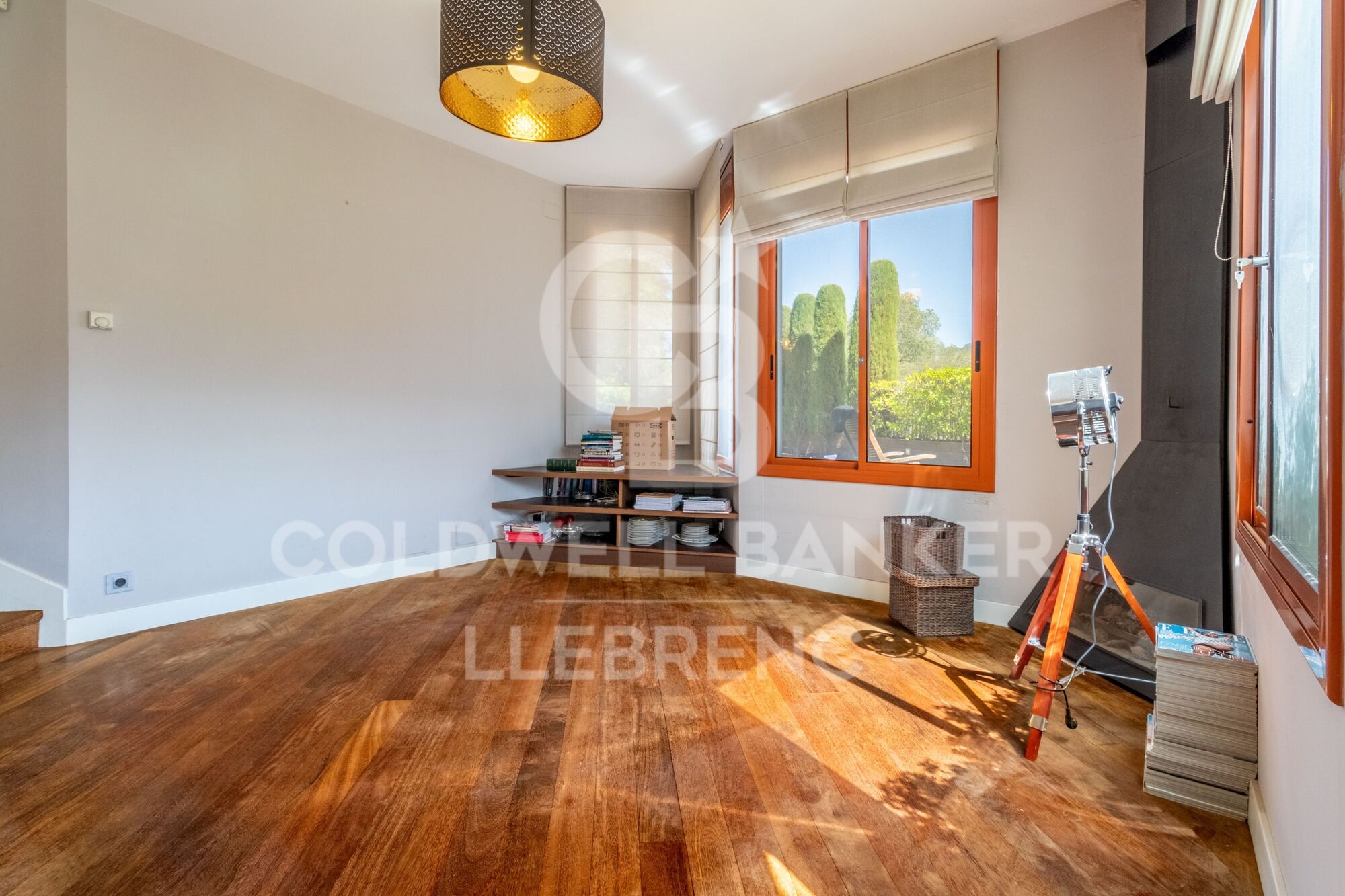 Spectacular house in Vallvidrera with garden and swimming pool.