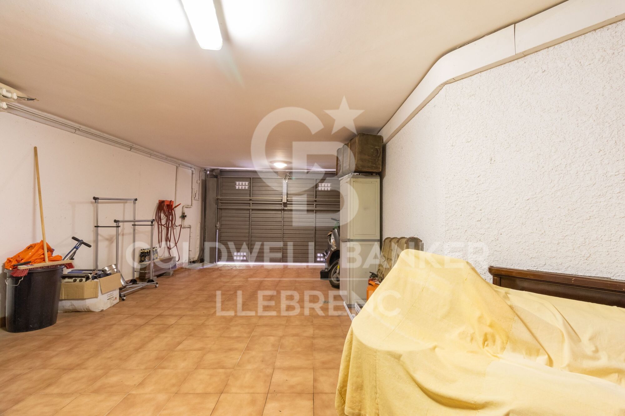 Spectacular house in Vallvidrera with garden and swimming pool.