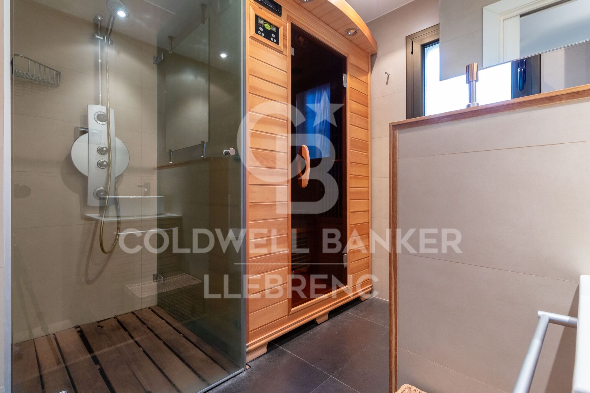 Espectacular casa en Vallvidrera con jardín y piscina