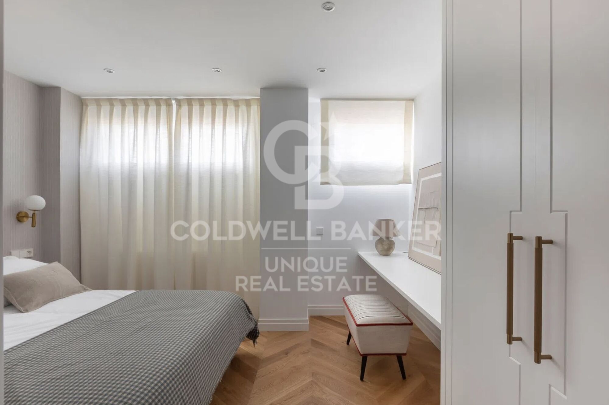 Außenliegende Drei-Zimmer-Wohnung mit Terrasse und Blick auf den Retiro