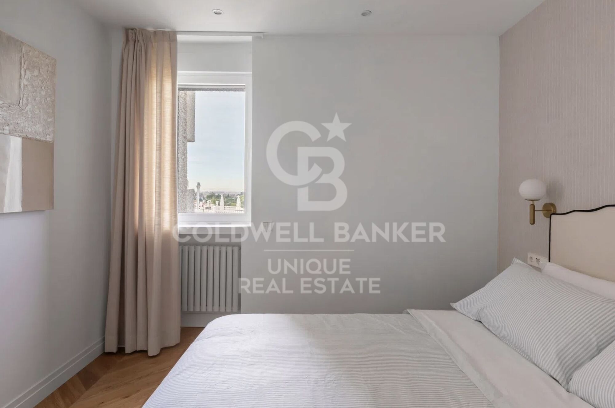 Exterior three-bedroom apartment with terrace and views of El Retiro