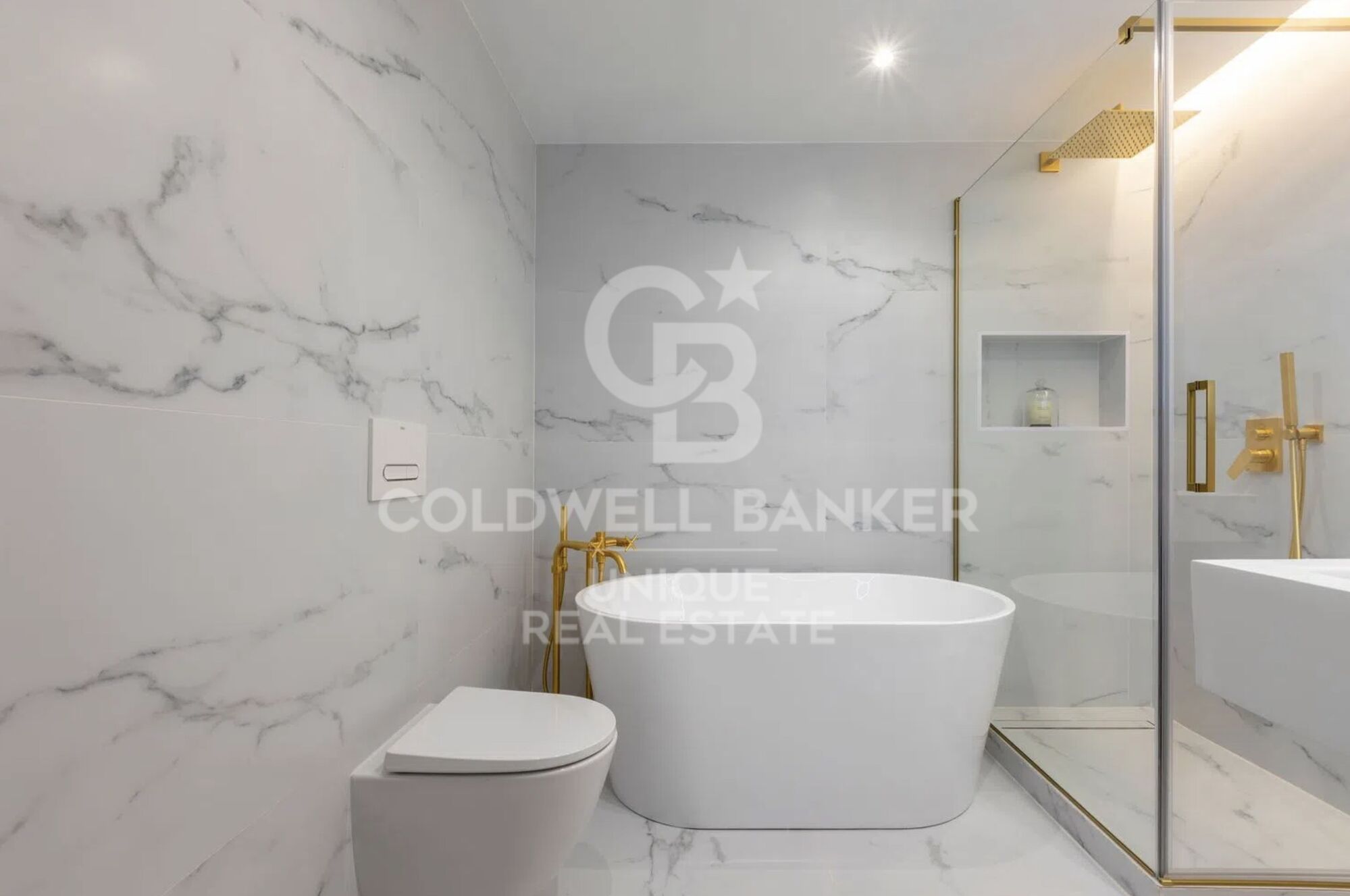 Exterior three-bedroom apartment with terrace and views of El Retiro