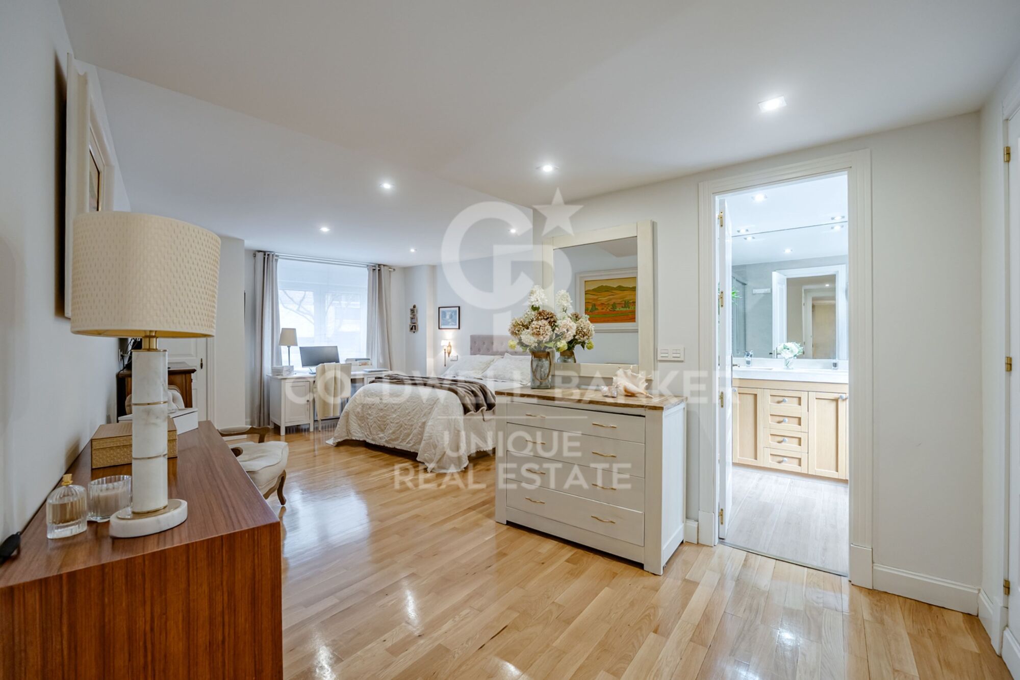 4-Schlafzimmer-Außenwohnung mit Garage und Abstellraum in Almagro, Madrid