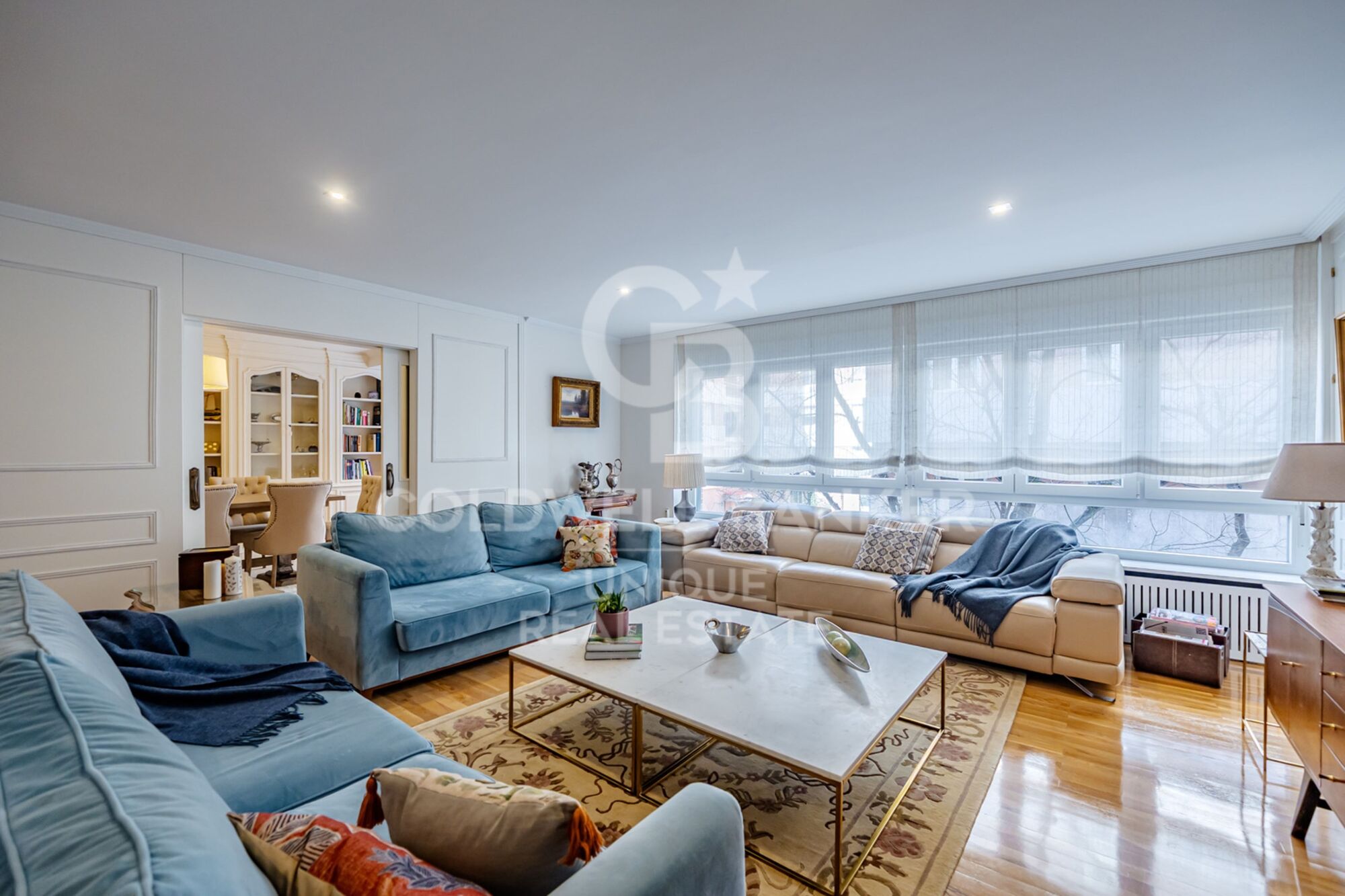 4-bedroom exterior flat with garage and storage room in Almagro, Madrid