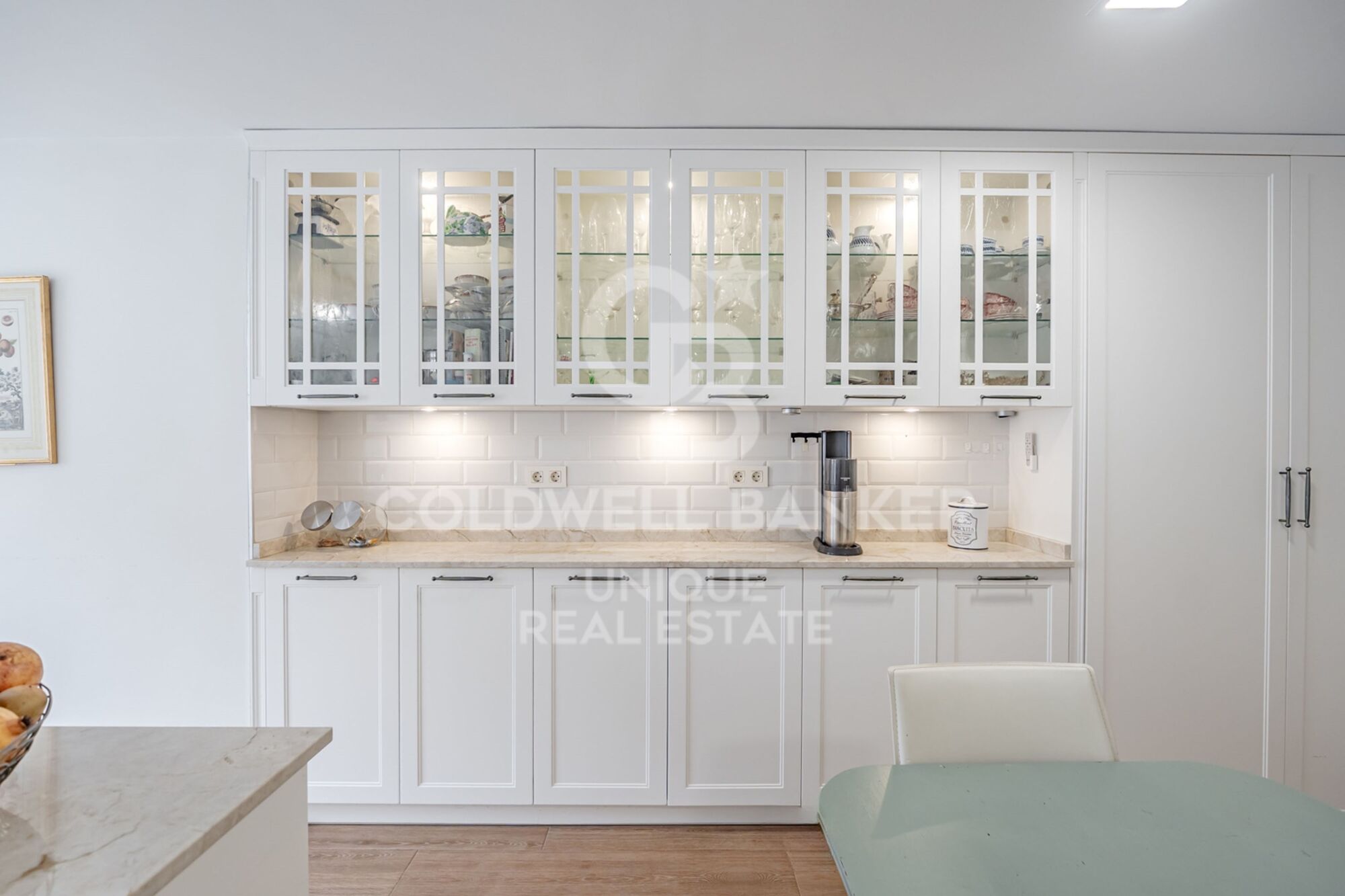 4-bedroom exterior flat with garage and storage room in Almagro, Madrid