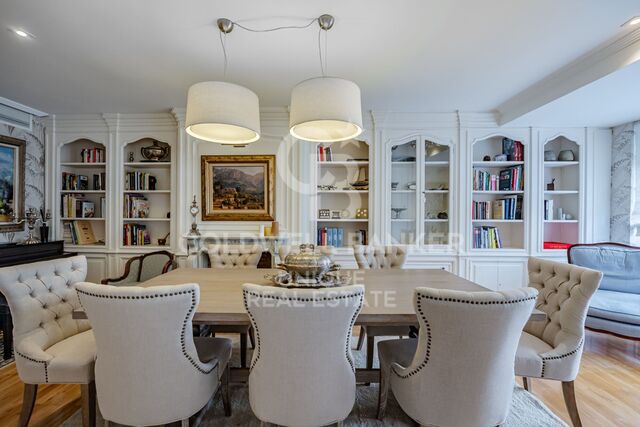 4-bedroom exterior flat with garage and storage room in Almagro, Madrid