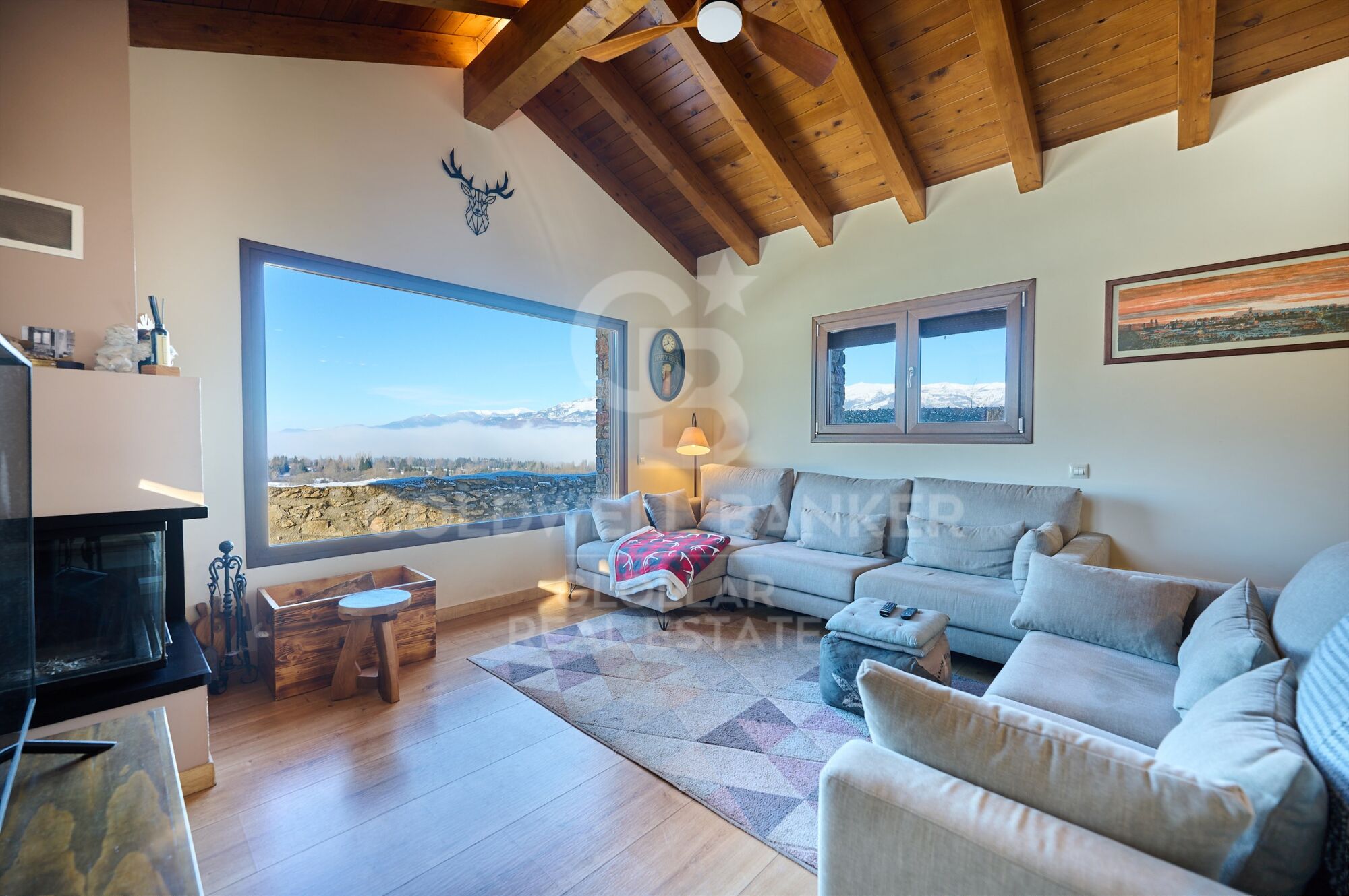 Casa independiente con jardín privado y vistas en Das