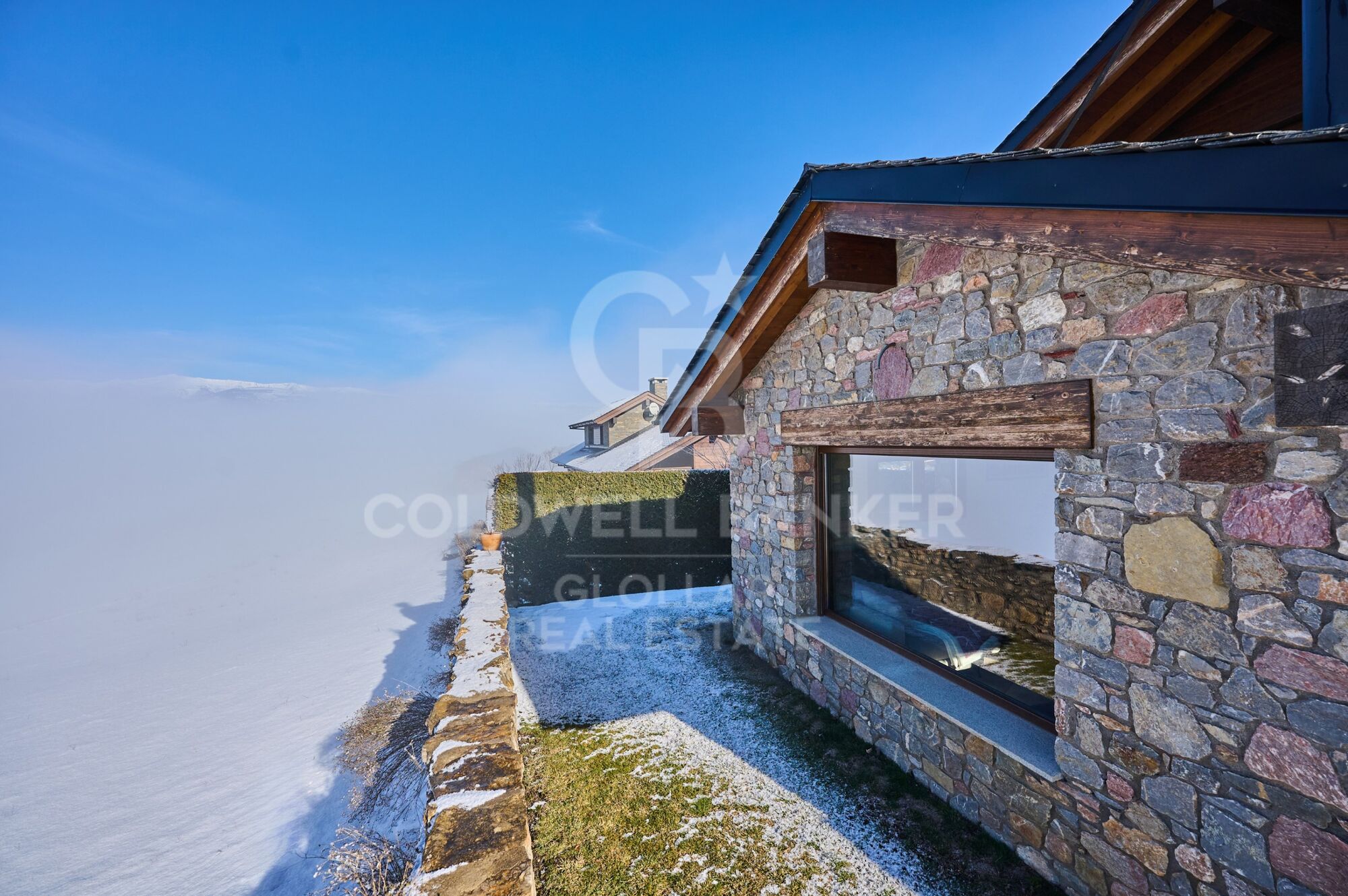 Casa independiente con jardín privado y vistas en Das