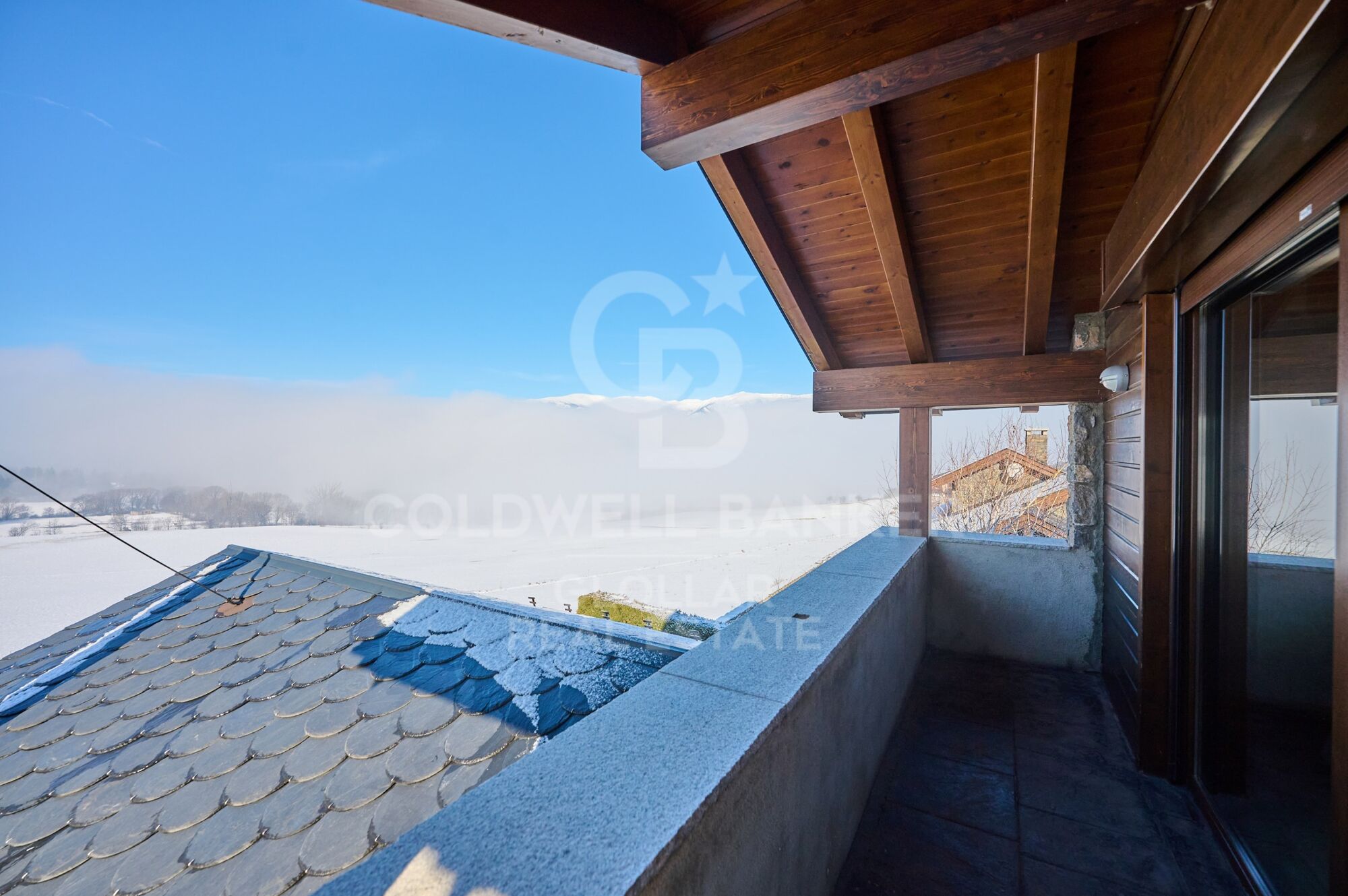 Casa independiente con jardín privado y vistas en Das