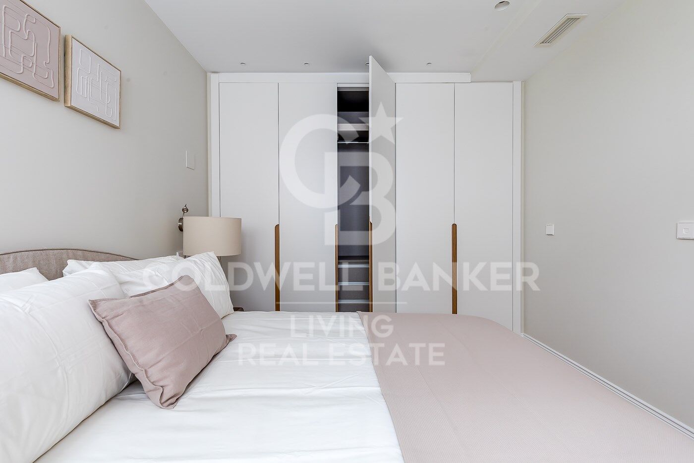 Flat 3 Bedrooms Sale Madrid