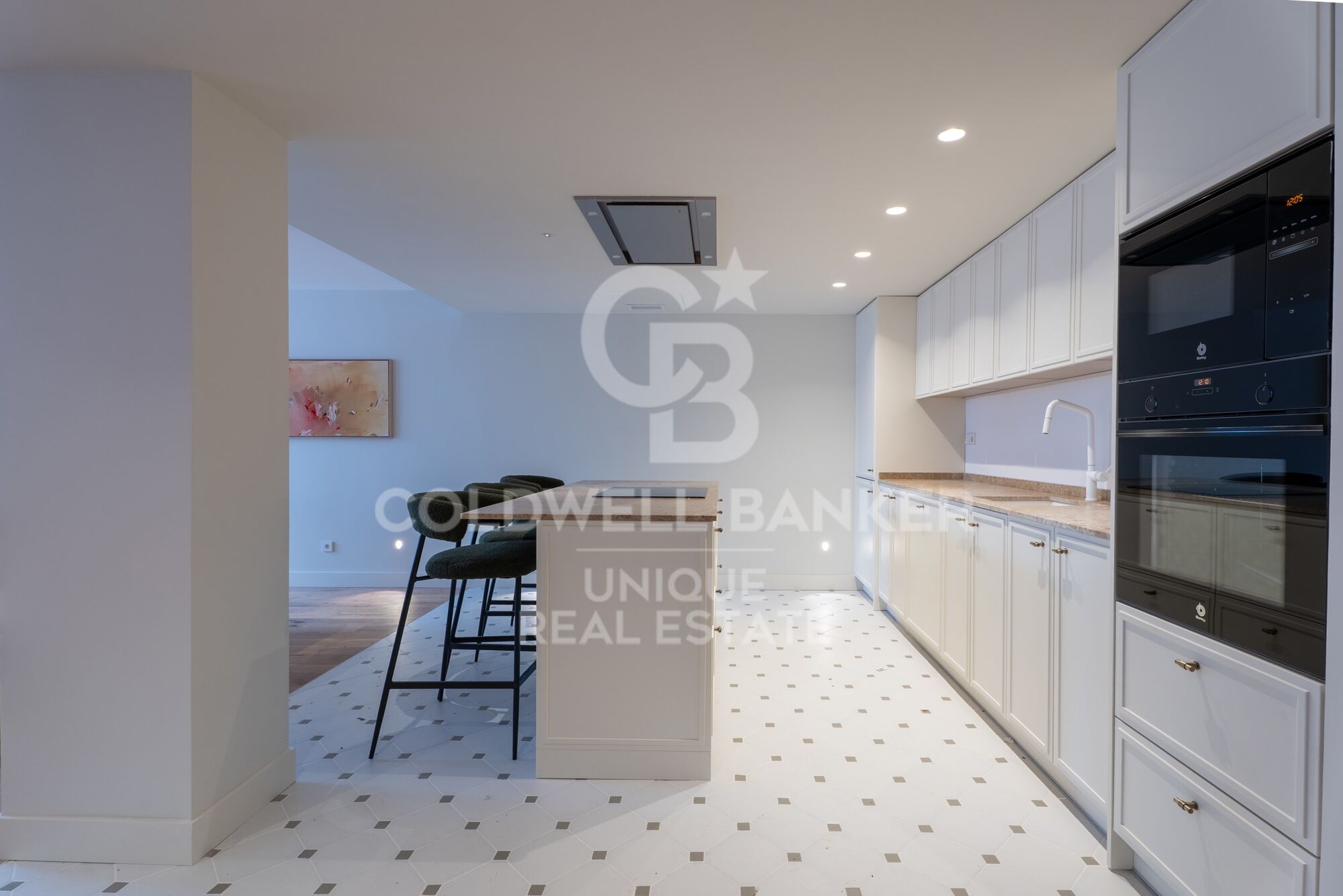 Renovierte Außenwohnung mit Garage und Abstellraum in Castellana, Madrid