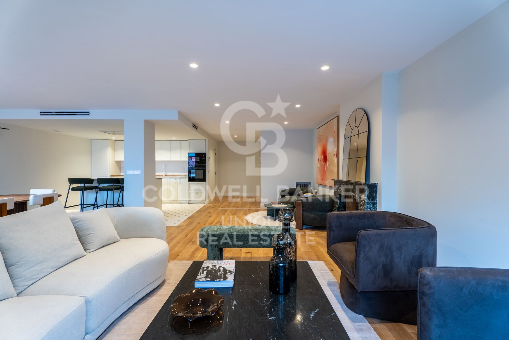 Renovierte Außenwohnung mit Garage und Abstellraum in Castellana, Madrid