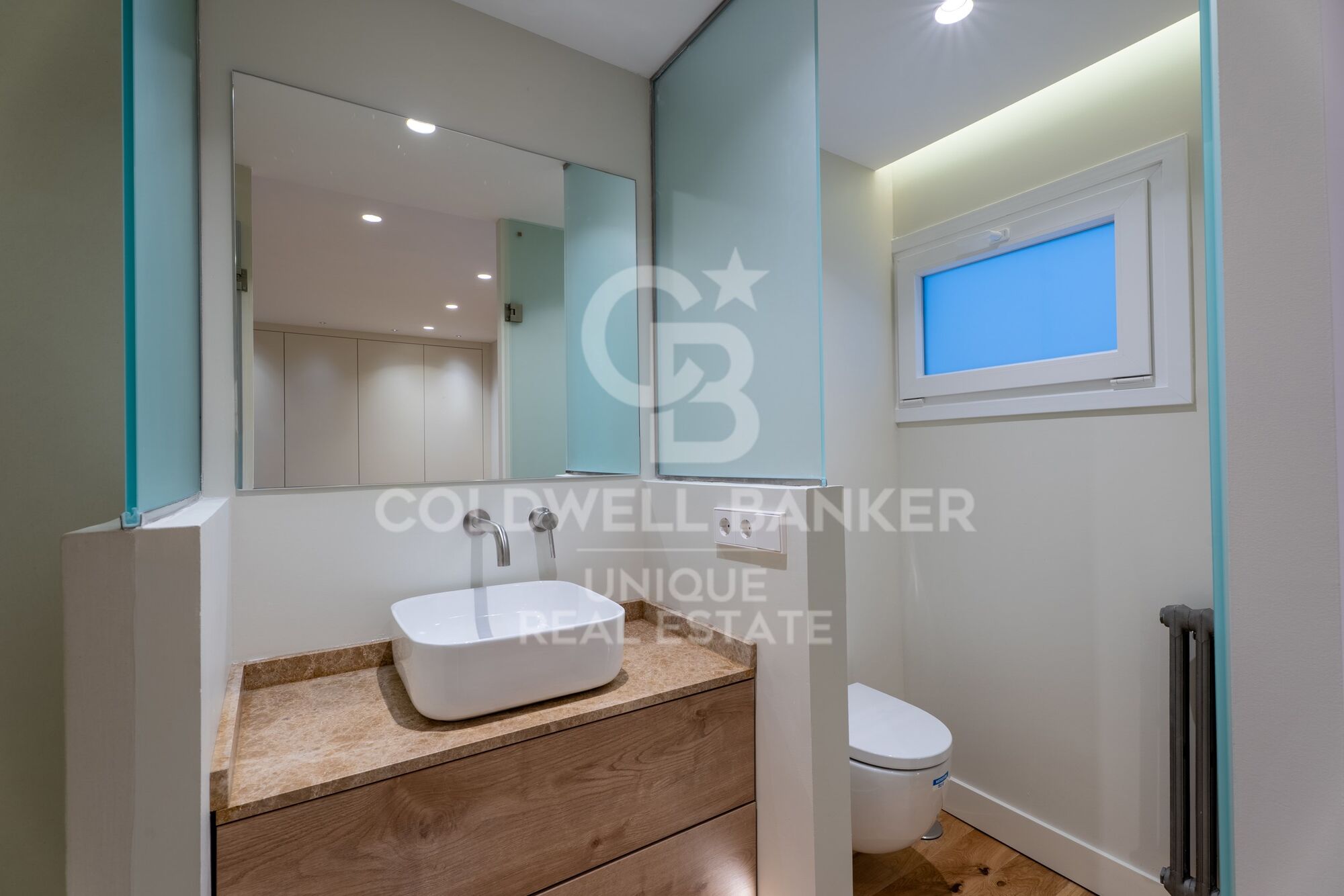 Renovierte Außenwohnung mit Garage und Abstellraum in Castellana, Madrid