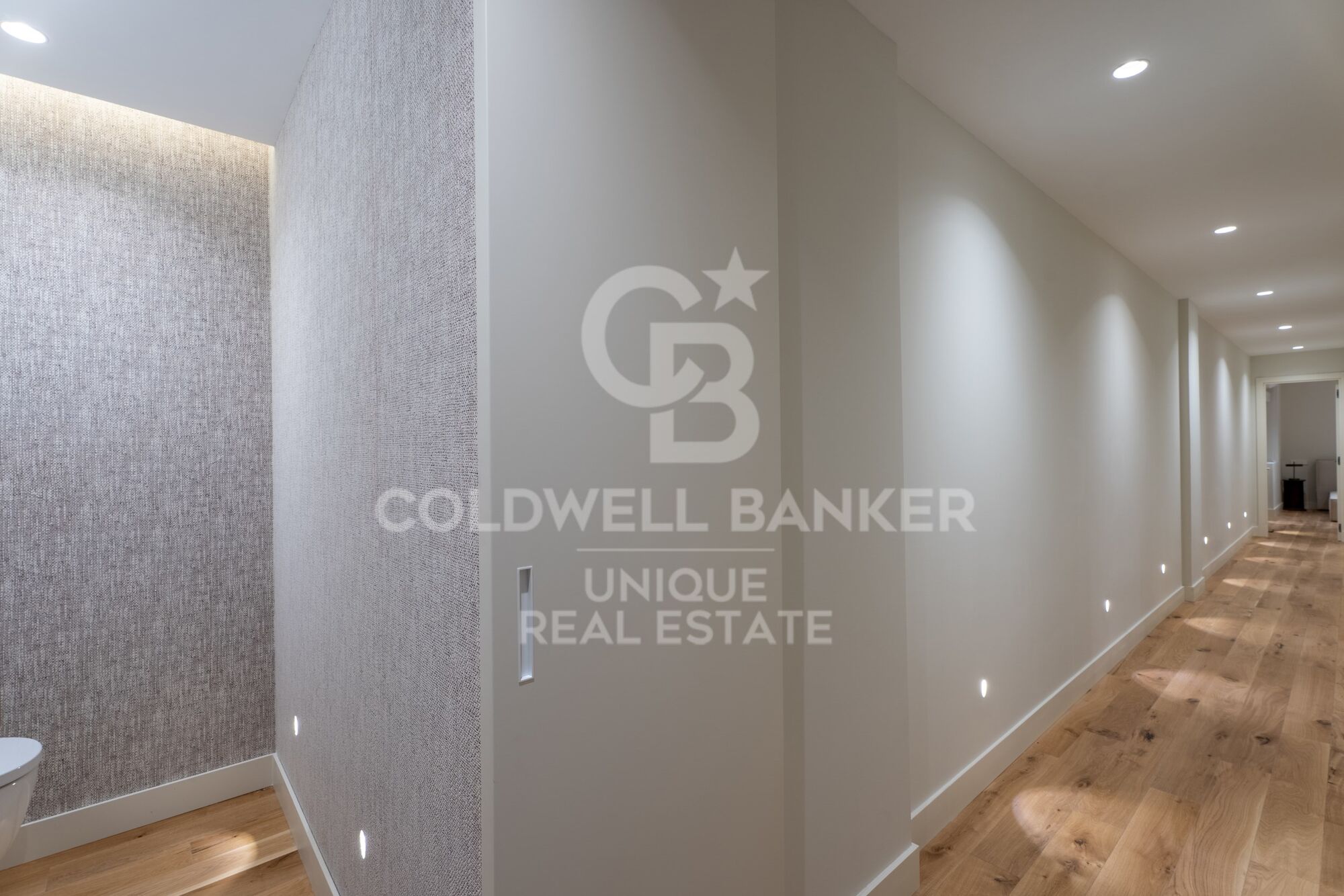 Renovierte Außenwohnung mit Garage und Abstellraum in Castellana, Madrid