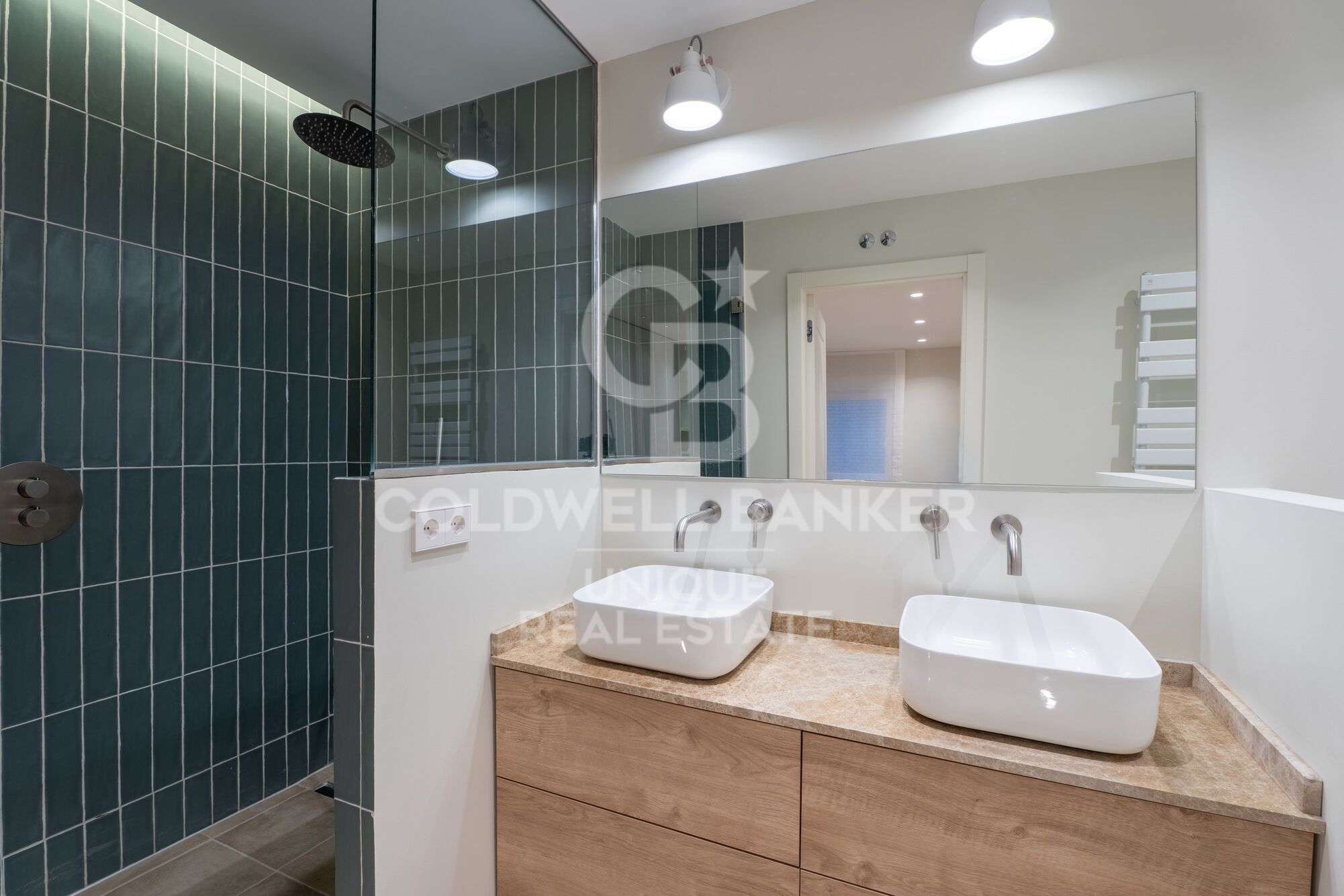 Renovierte Außenwohnung mit Garage und Abstellraum in Castellana, Madrid