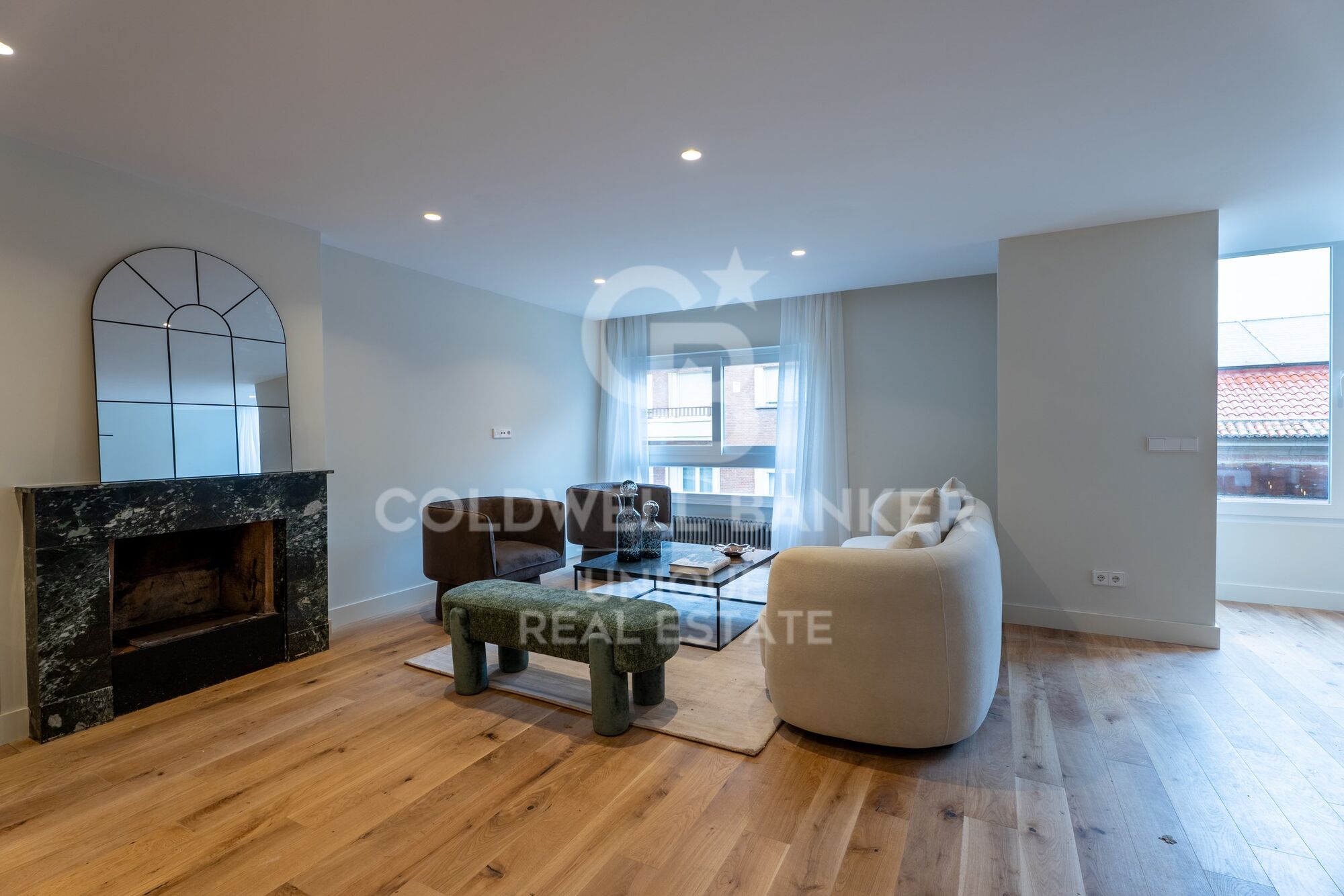 Piso exterior reformado con garaje y trastero en Castellana, Madrid