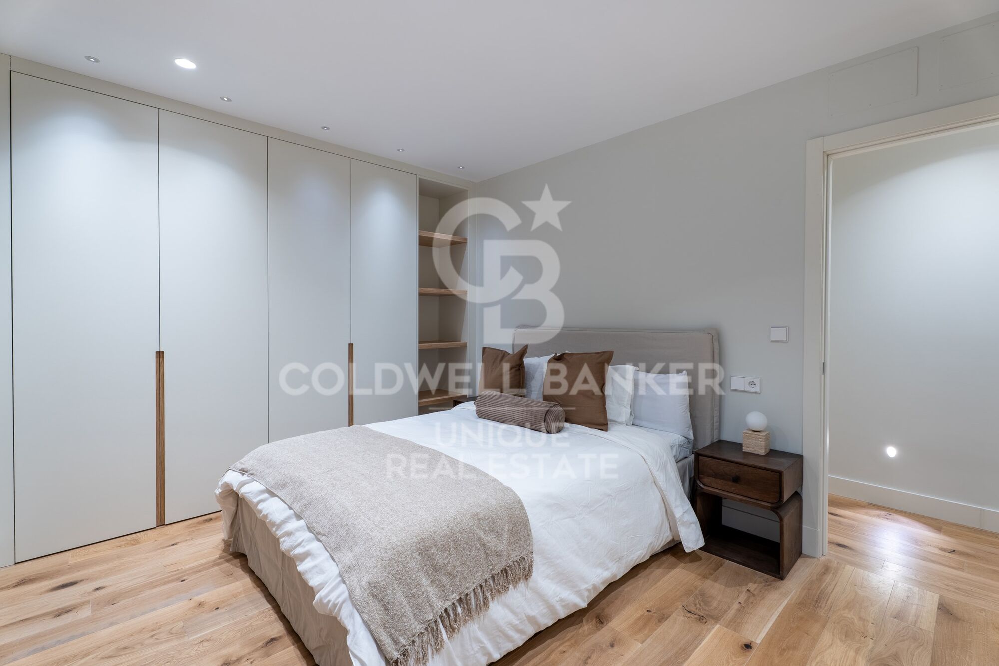Renovierte Außenwohnung mit Garage und Abstellraum in Castellana, Madrid