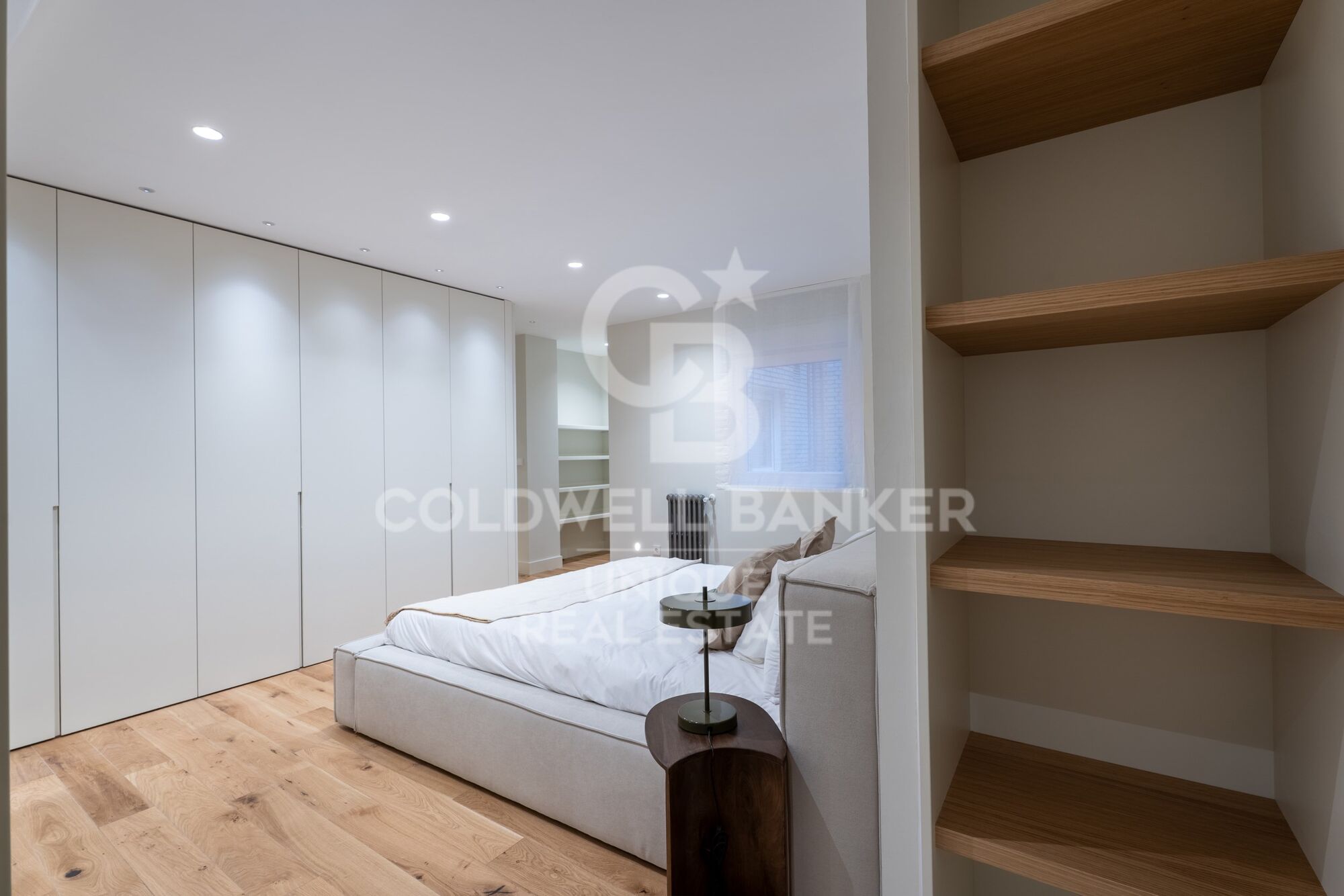 Appartement extérieur rénové avec place de parking et débarras à Castellana, Madrid