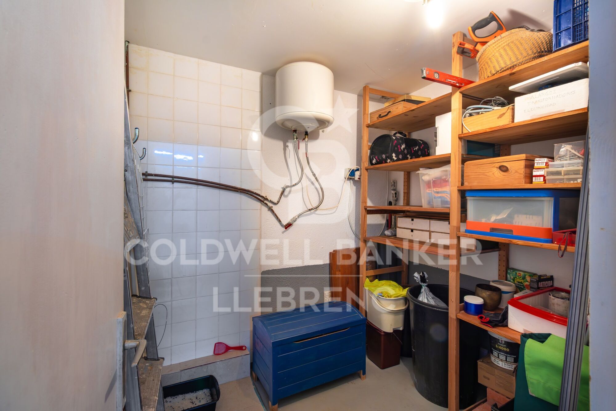 Appartement spacieux au rez-de-chaussée avec un grand potentiel en plein cur de Valldoreix, à 4 minutes de la gare