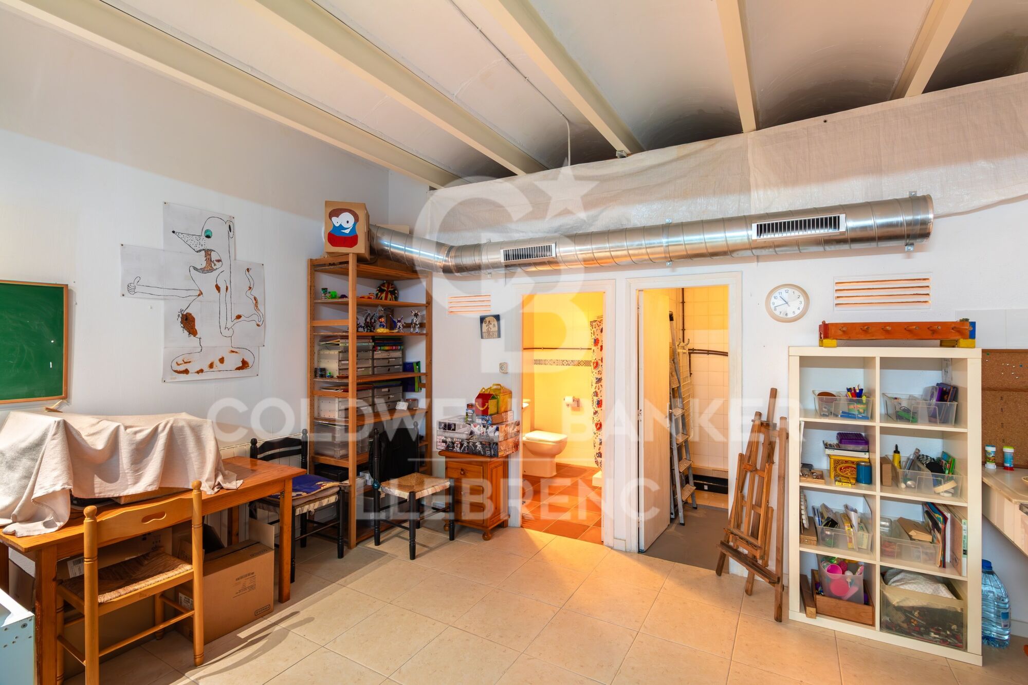 Appartement spacieux au rez-de-chaussée avec un grand potentiel en plein cur de Valldoreix, à 4 minutes de la gare