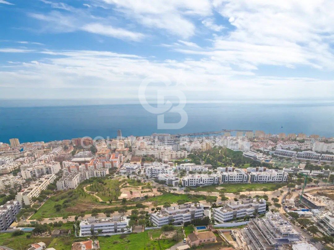 New construction apartments with sea views in Estepona
