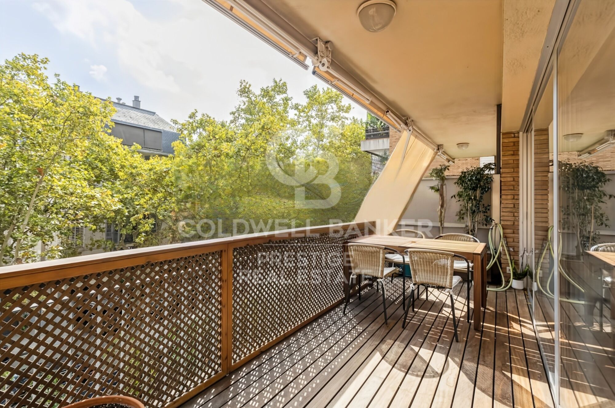 Appartement à louer à Tres Torres avec parking et piscine communautaire, Barcelone