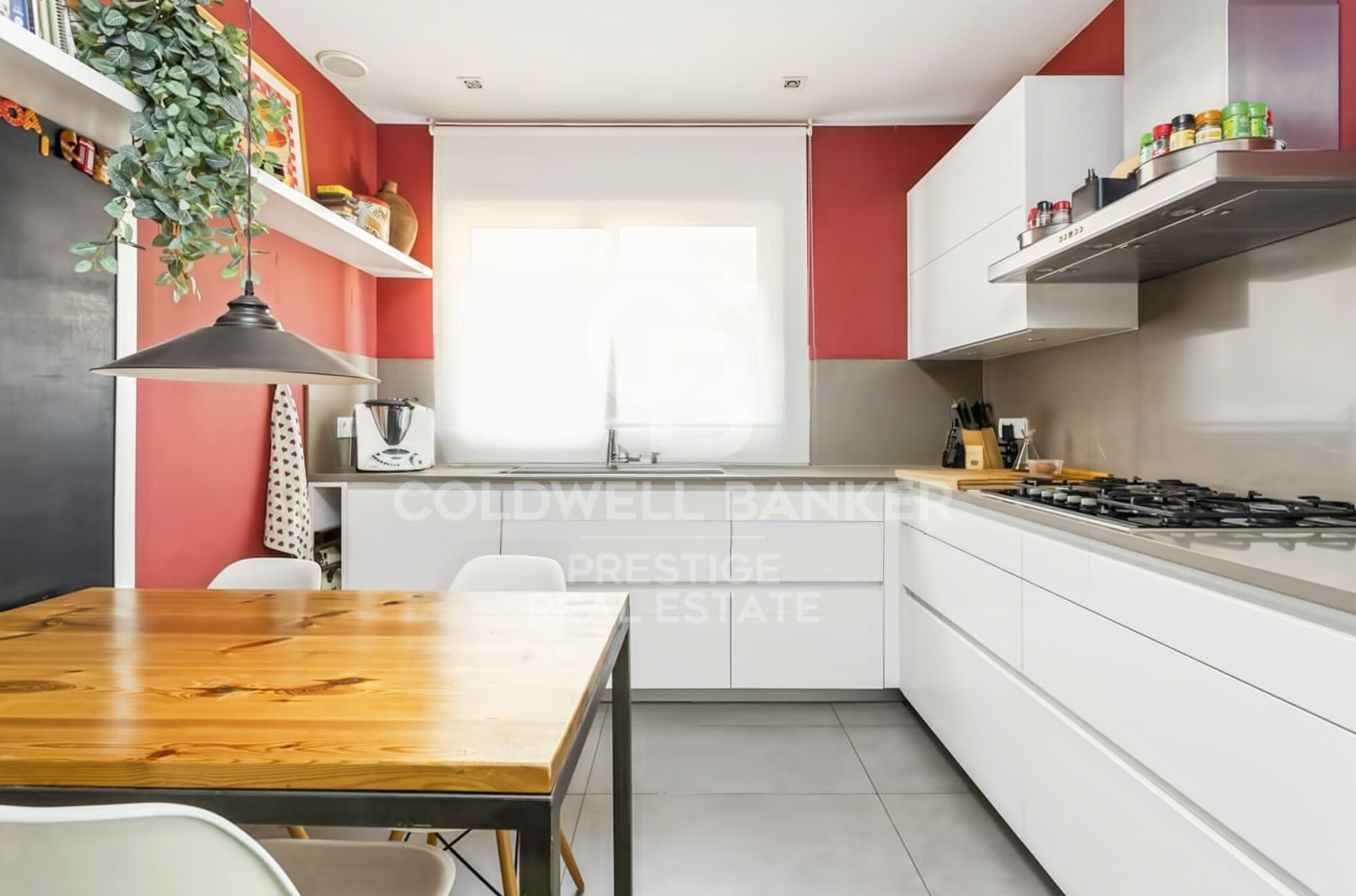 Appartement à louer à Tres Torres avec parking et piscine communautaire, Barcelone