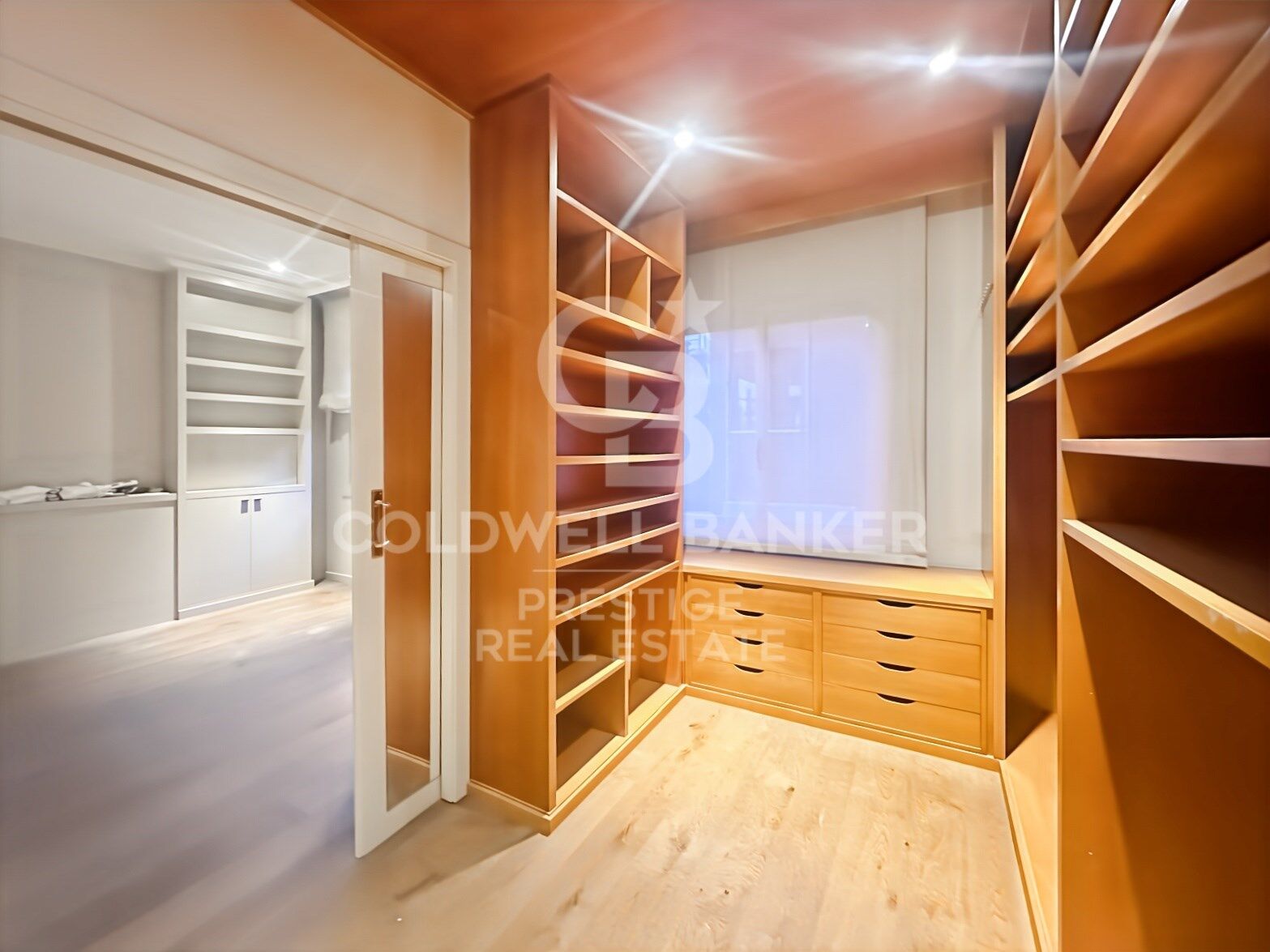 Appartement à louer à Tres Torres avec parking et piscine communautaire, Barcelone