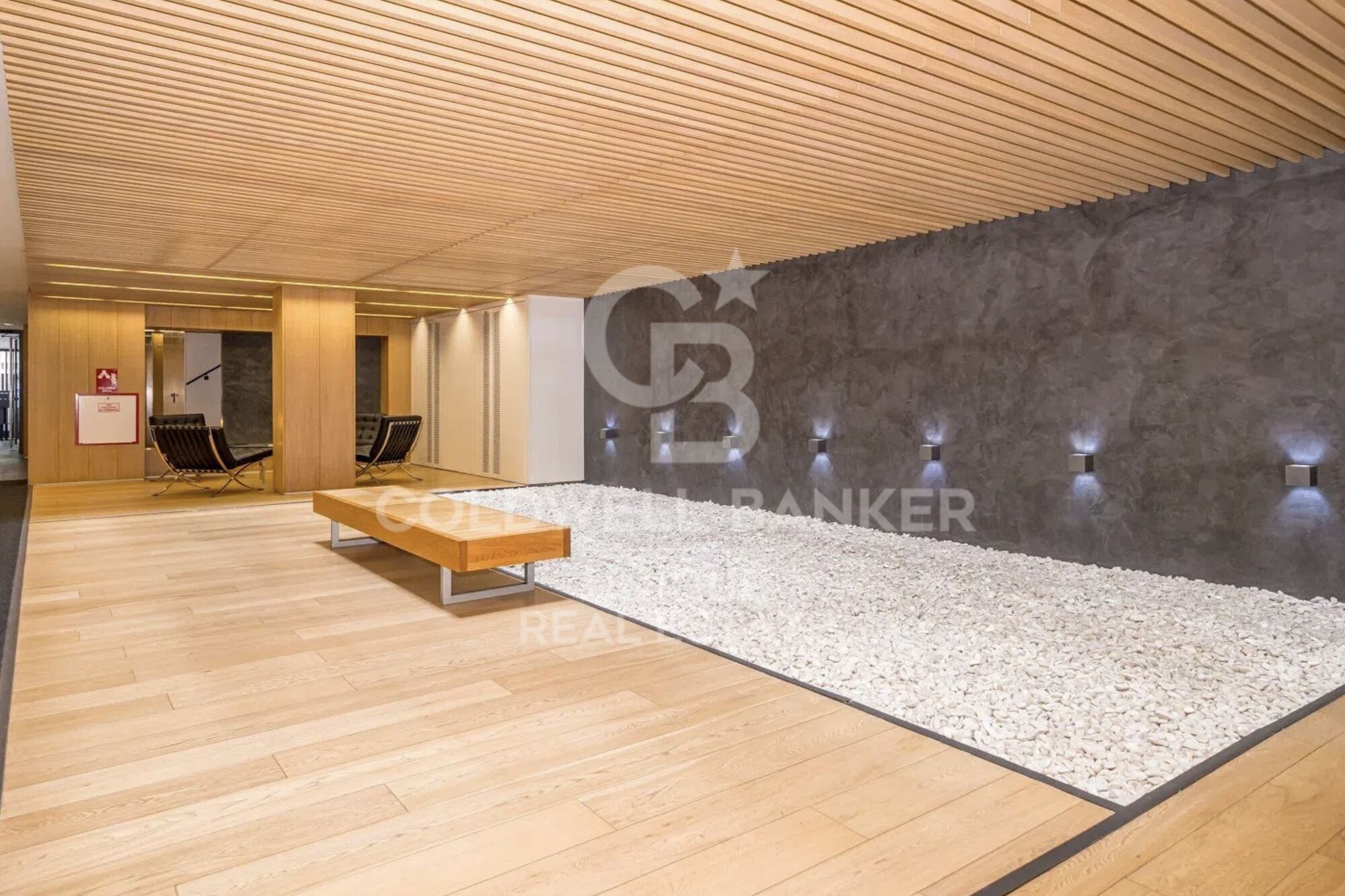 Duplex penthouse with terrace, pool, garage and storage room in Chamberí, Madrid