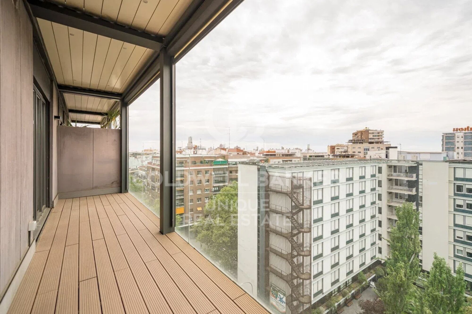 Duplex penthouse with terrace, pool, garage and storage room in Chamberí, Madrid