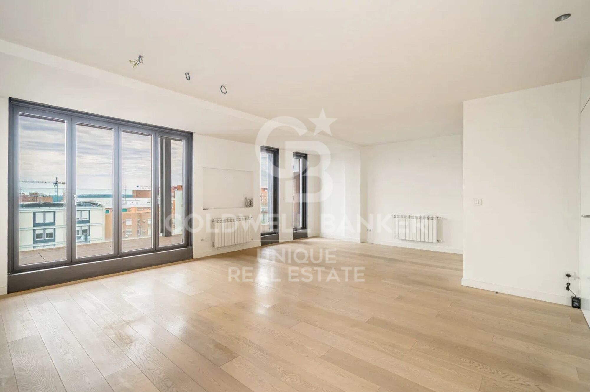 Duplex penthouse with terrace, pool, garage and storage room in Chamberí, Madrid