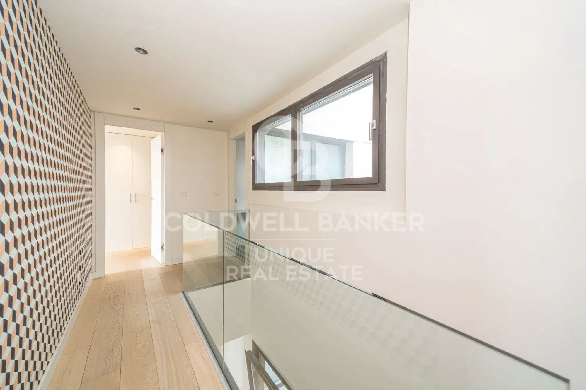 Duplex penthouse with terrace, pool, garage and storage room in Chamberí, Madrid