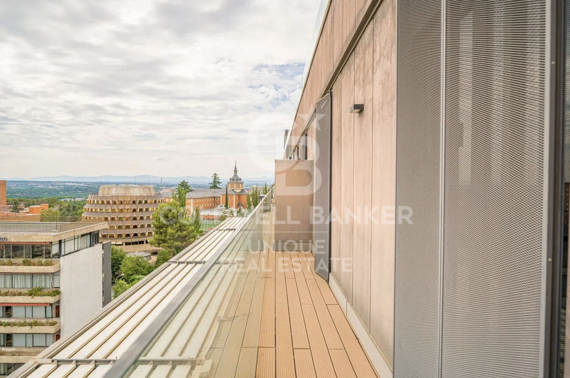 Duplex penthouse with terrace, pool, garage and storage room in Chamberí, Madrid