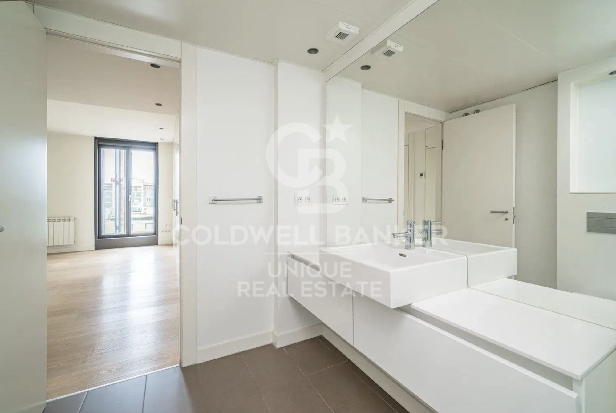 Duplex penthouse with terrace, pool, garage and storage room in Chamberí, Madrid