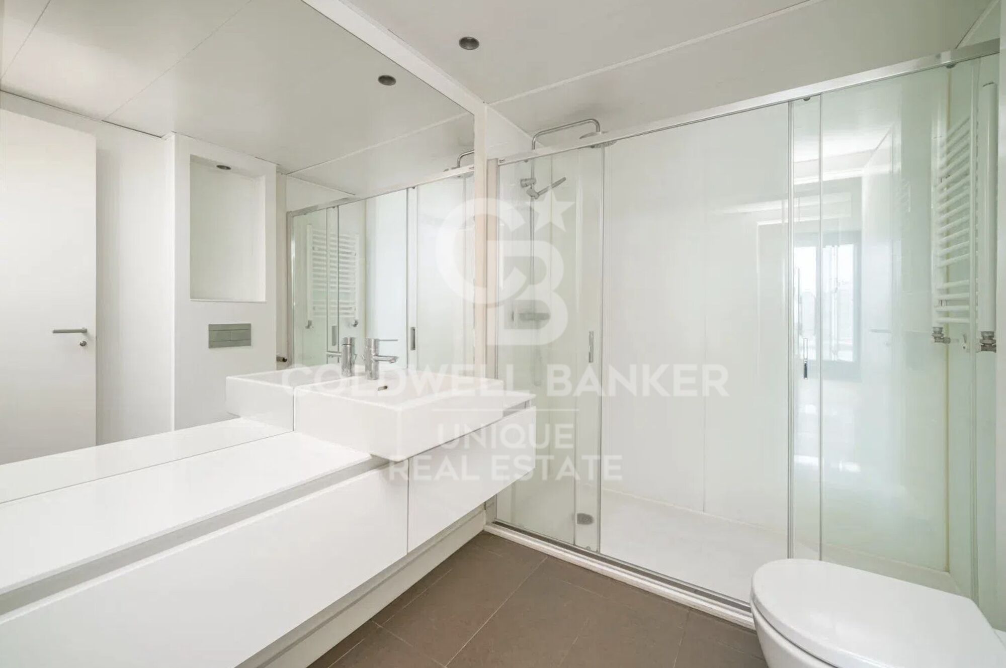 Duplex penthouse with terrace, pool, garage and storage room in Chamberí, Madrid