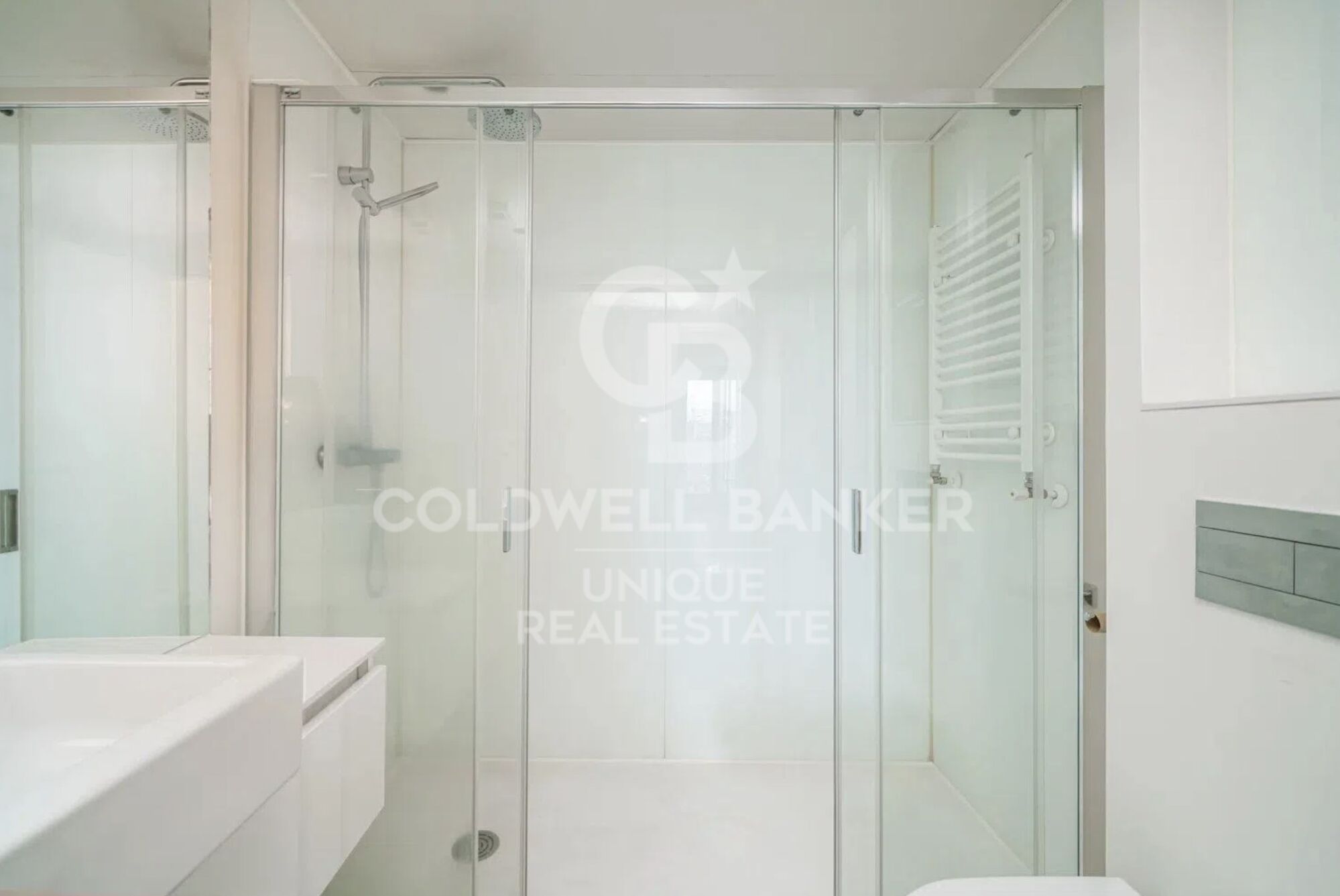 Duplex penthouse with terrace, pool, garage and storage room in Chamberí, Madrid