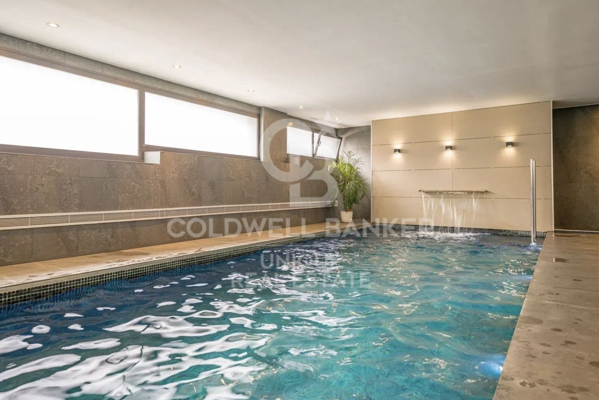 Duplex penthouse with terrace, pool, garage and storage room in Chamberí, Madrid