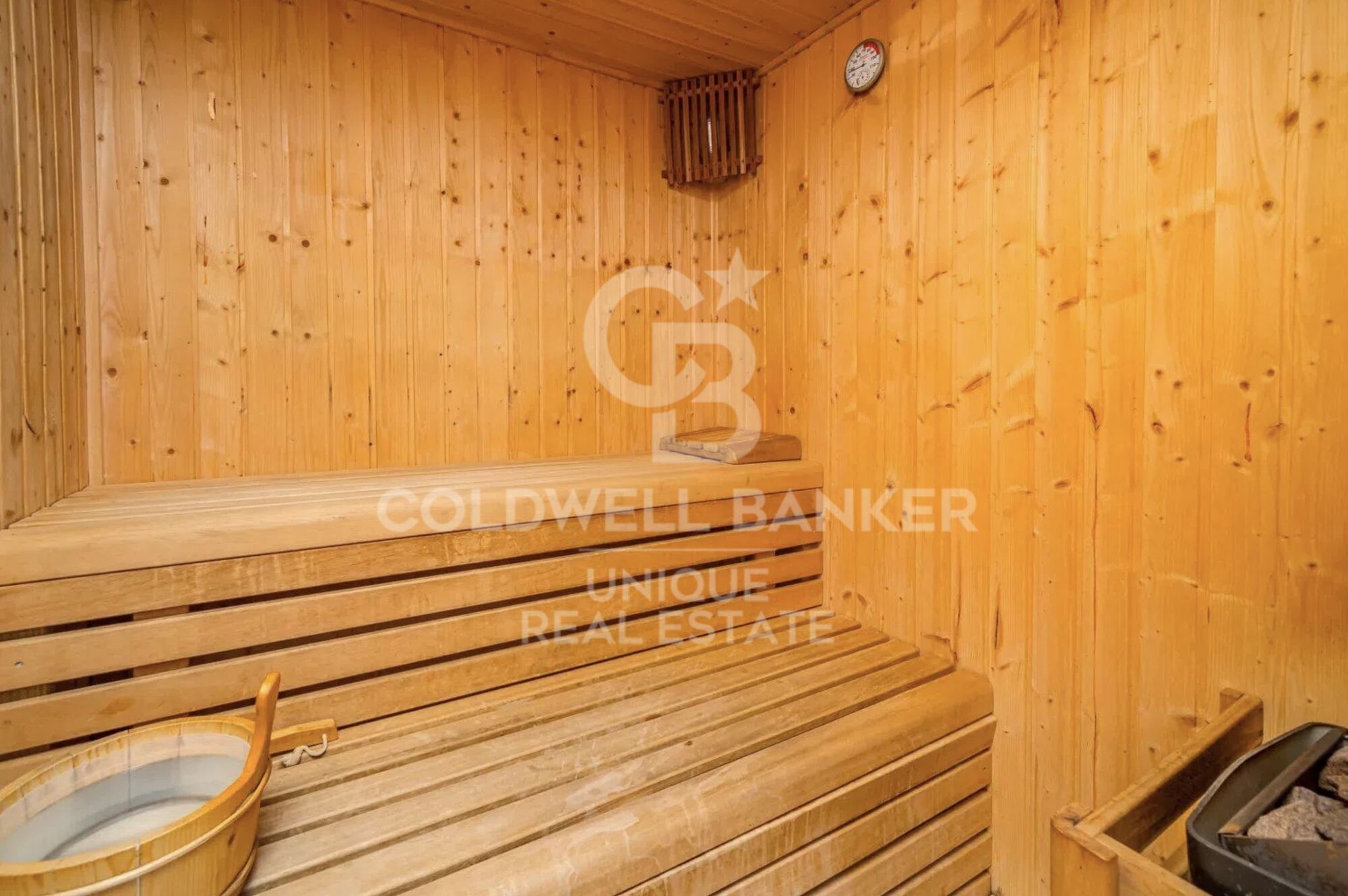 Duplex penthouse with terrace, pool, garage and storage room in Chamberí, Madrid