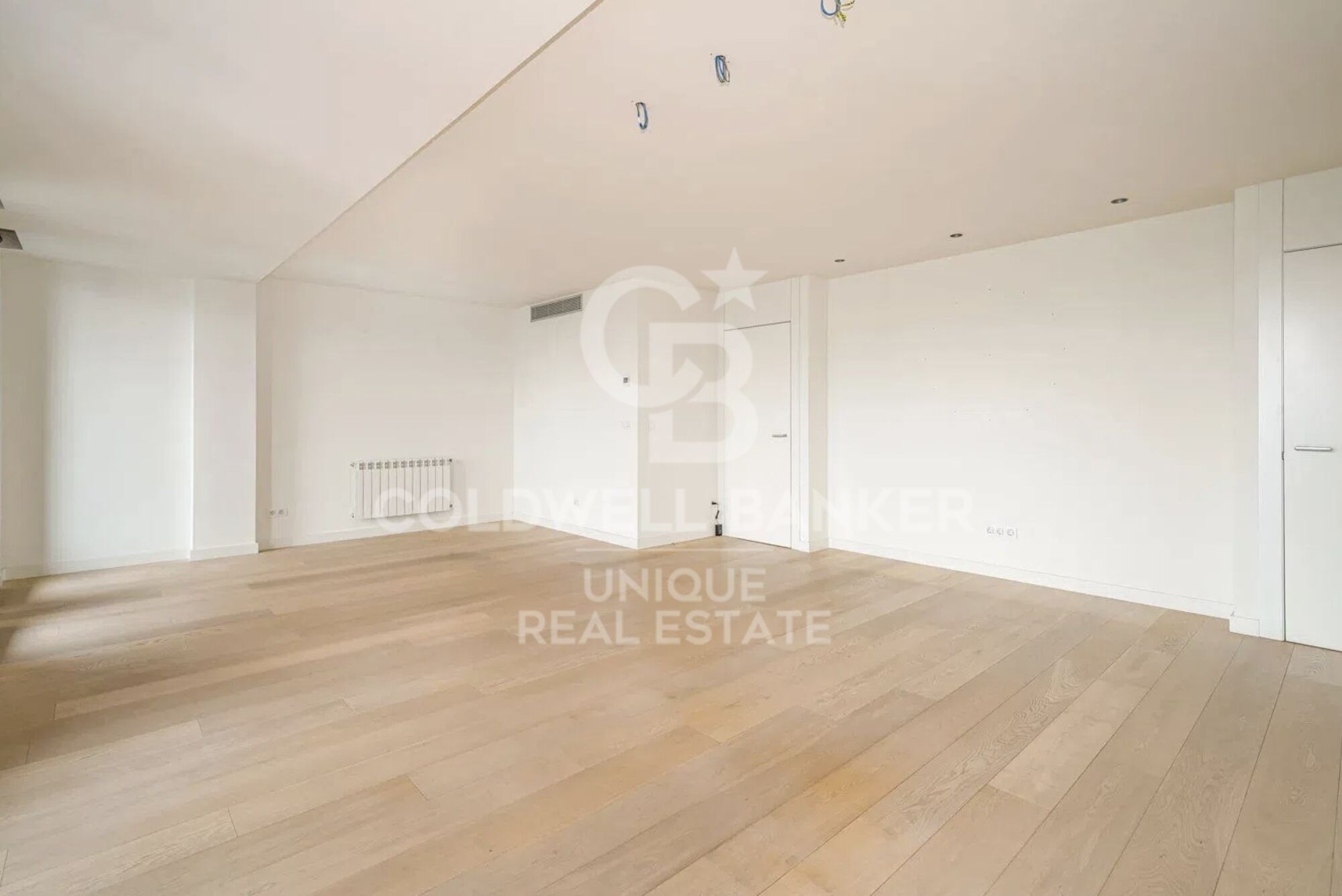 Duplex penthouse with terrace, pool, garage and storage room in Chamberí, Madrid