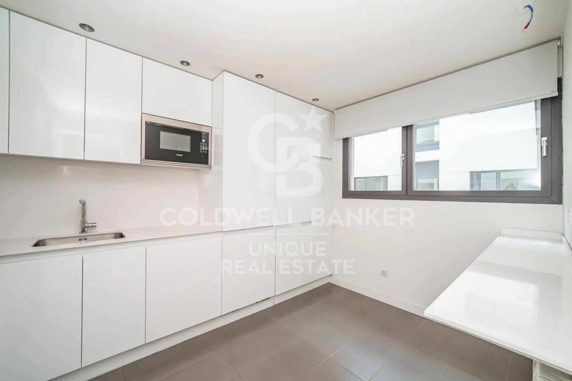 Duplex penthouse with terrace, pool, garage and storage room in Chamberí, Madrid