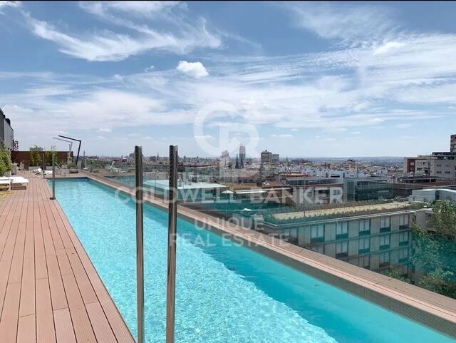 Ático dúplex con terraza, piscina, garaje y trastero en Chamberí, Madrid