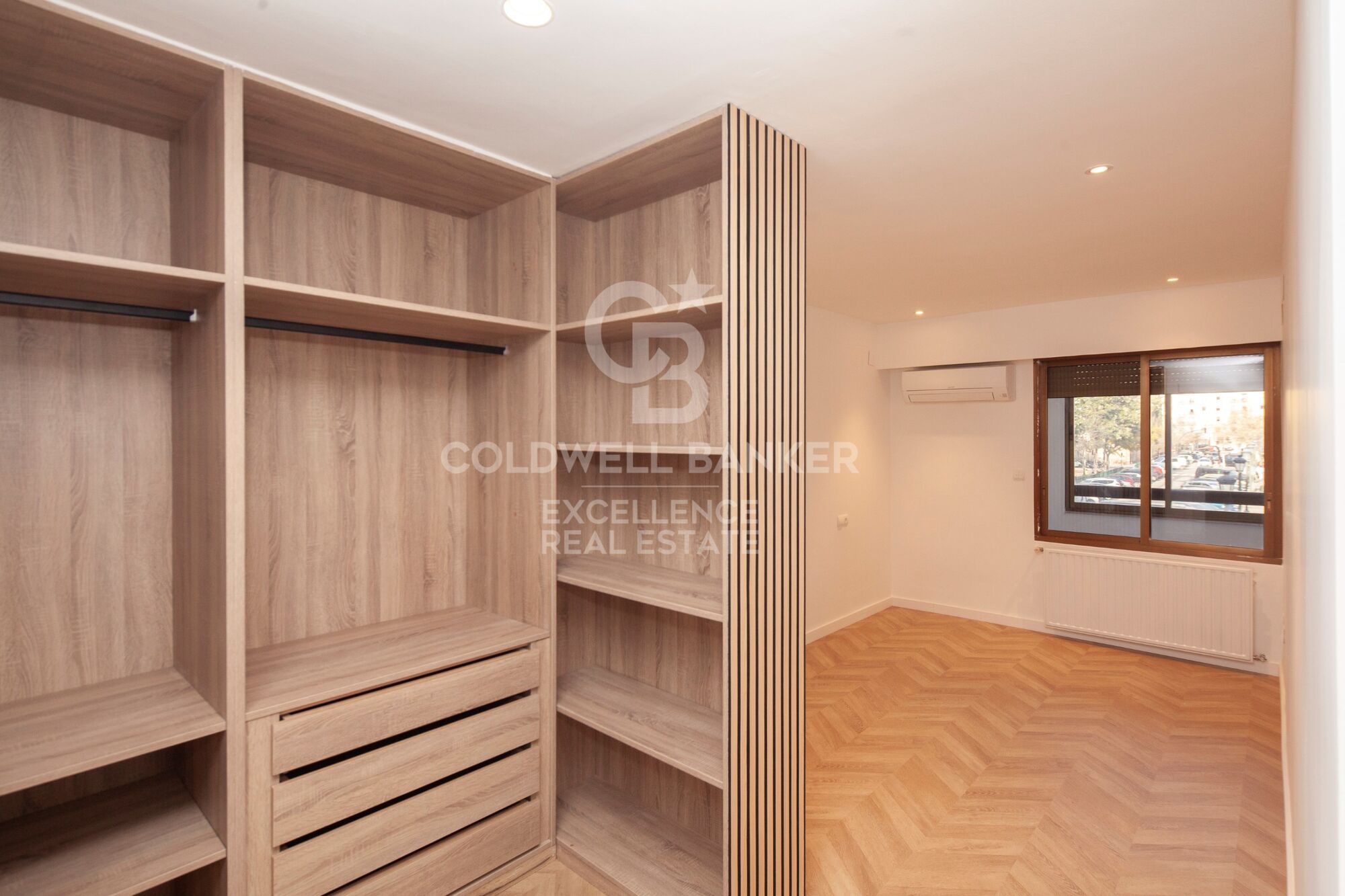 Spacious brand-new apartment with garage and views of the Turia in La Petxina