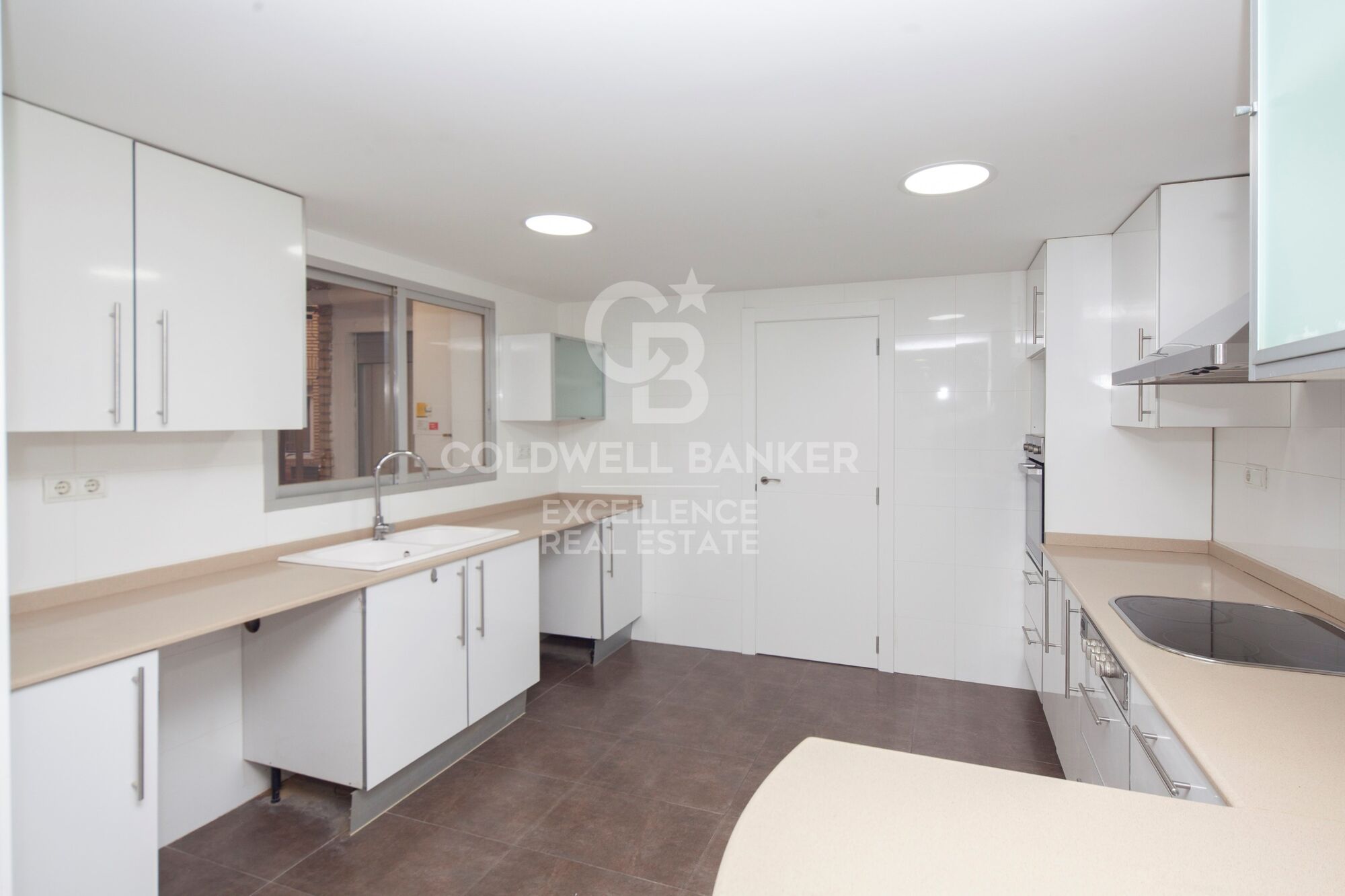Spacious brand-new apartment with garage and views of the Turia in La Petxina