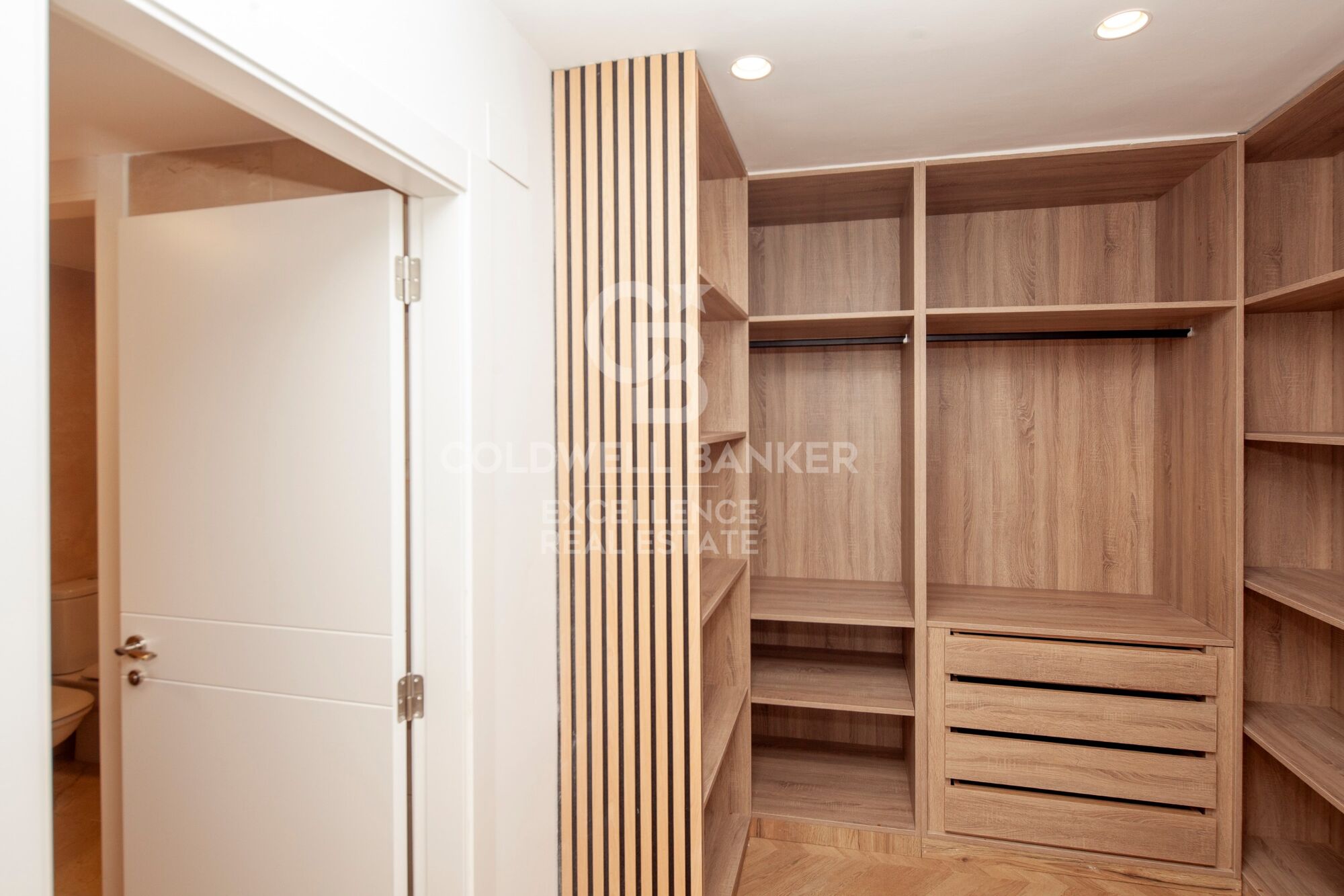 Spacious brand-new apartment with garage and views of the Turia in La Petxina
