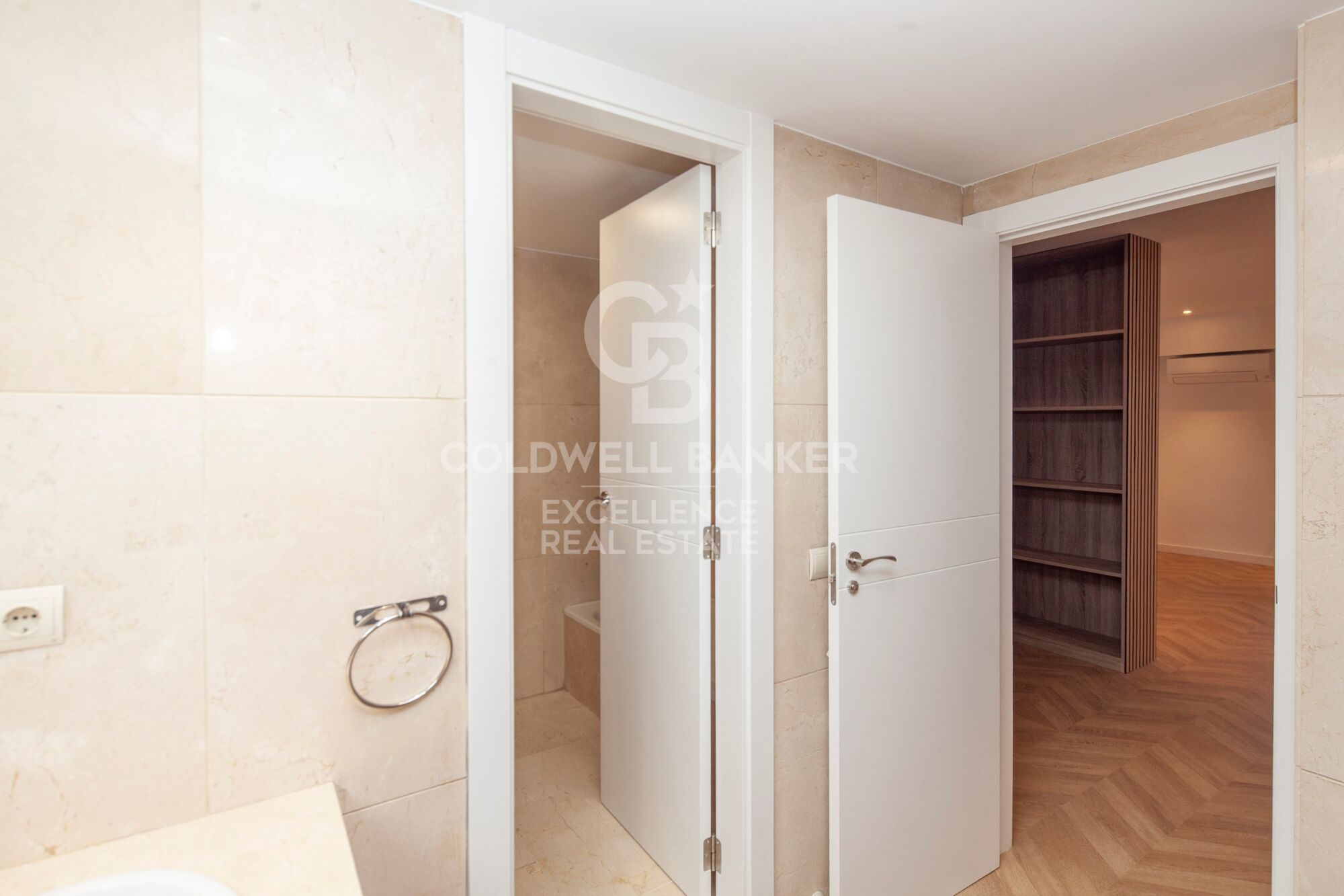 Spacious brand-new apartment with garage and views of the Turia in La Petxina